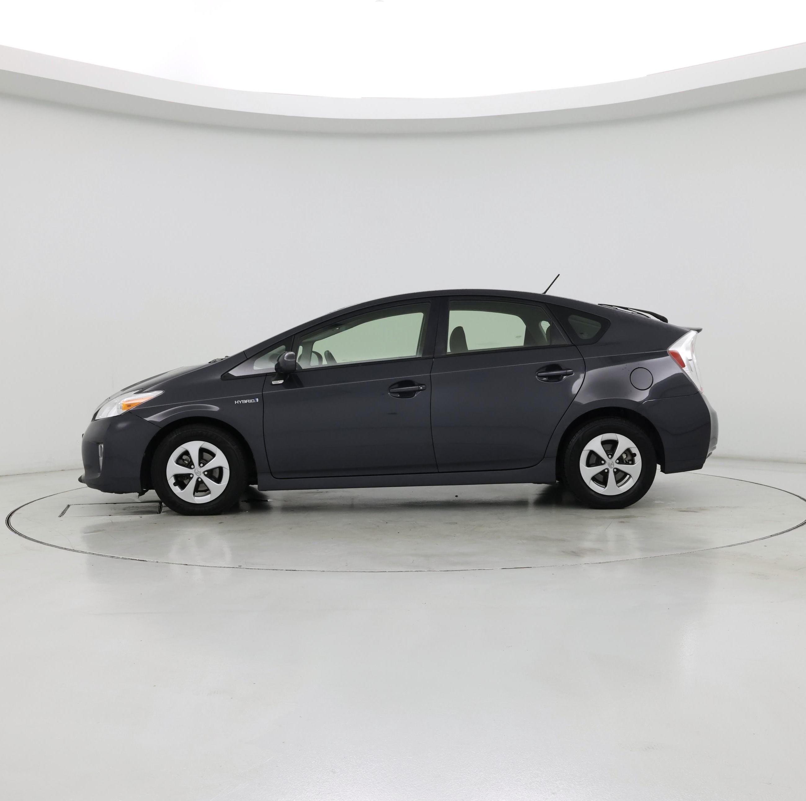 Thumbnail: 2015 Toyota Prius - 3