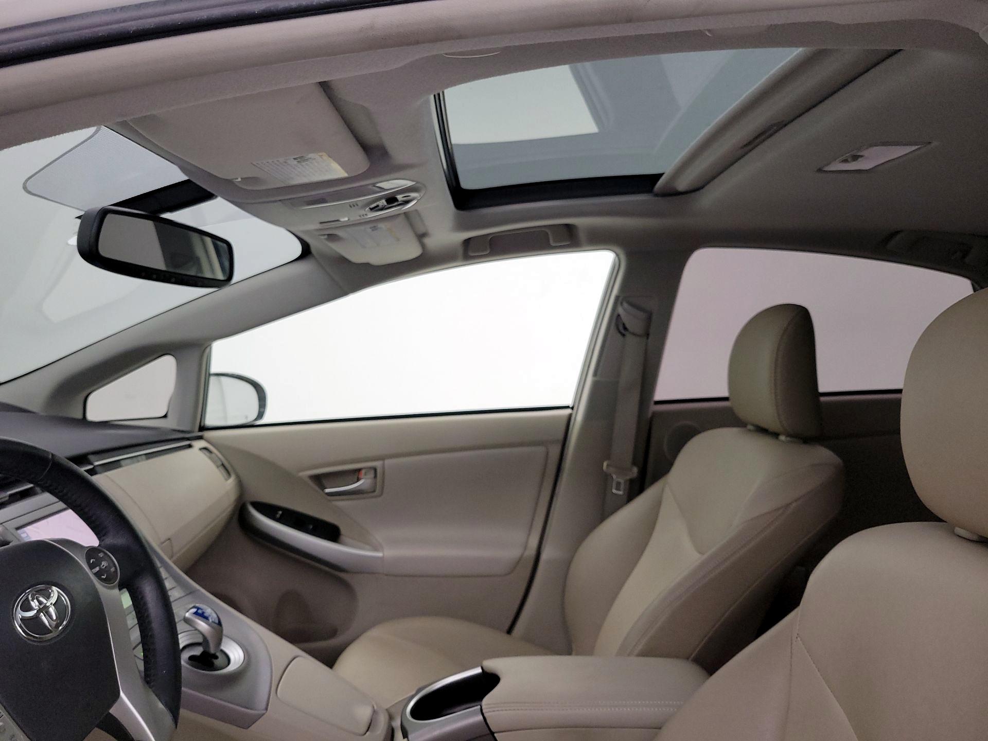 Thumbnail: 2015 Toyota Prius - 19