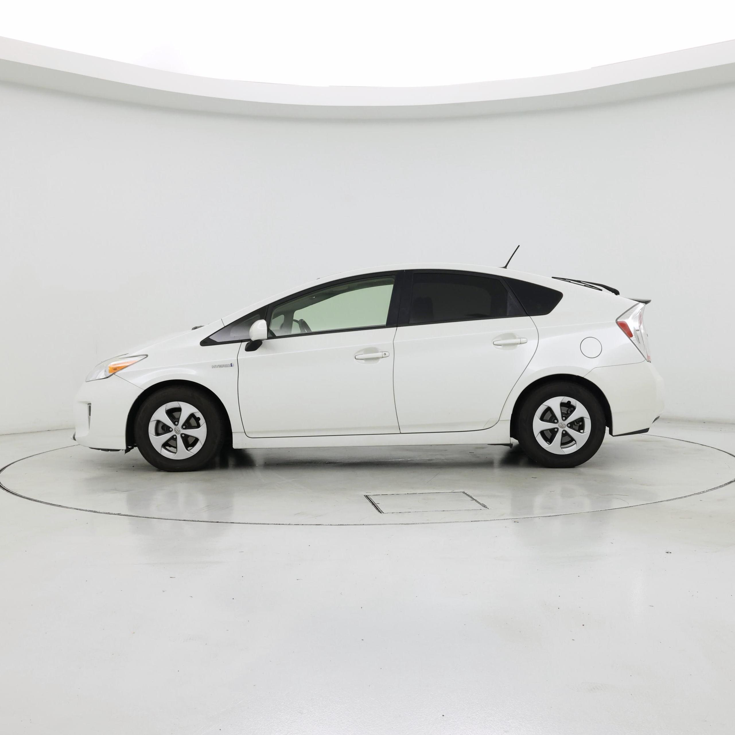 Thumbnail: 2015 Toyota Prius - 3