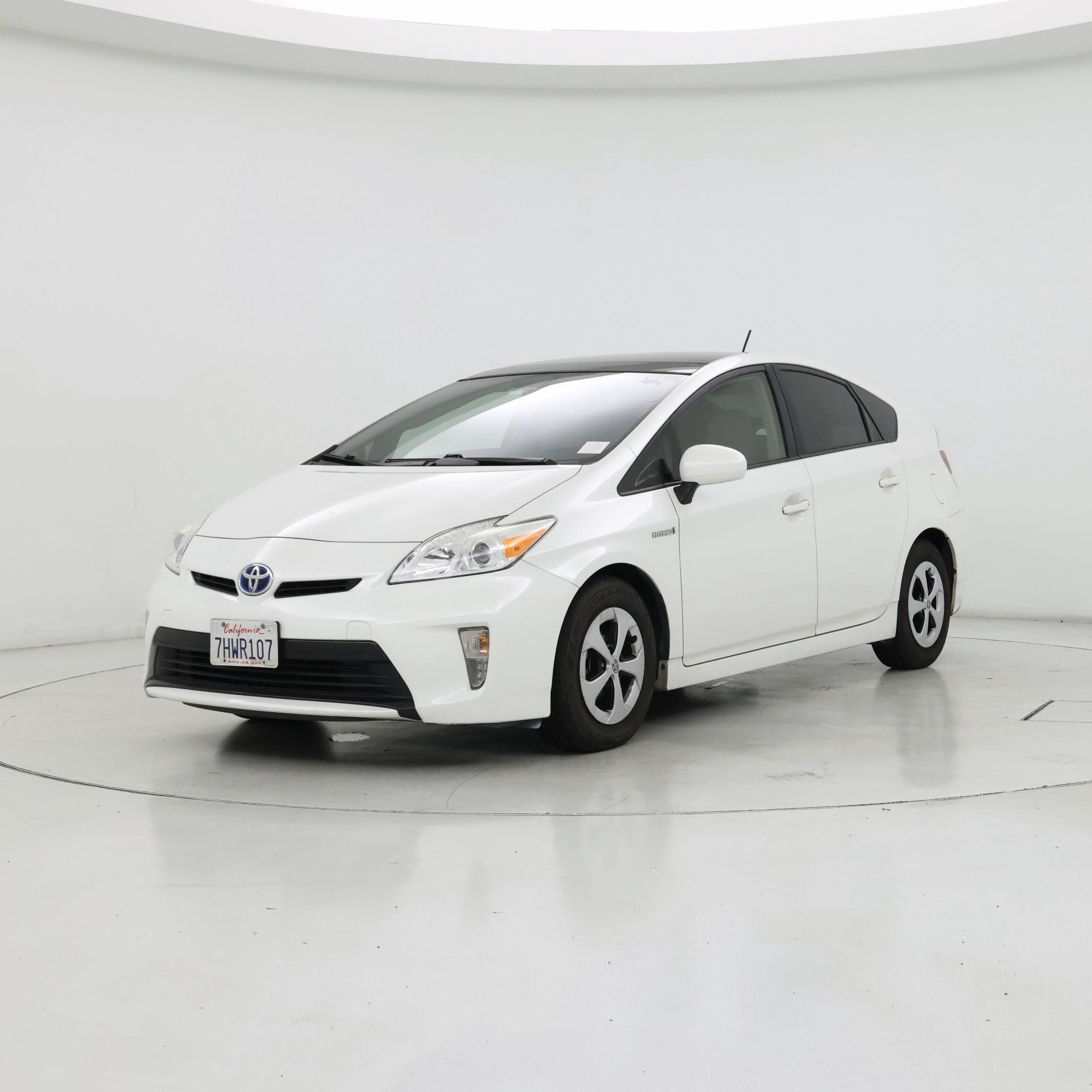 Thumbnail: 2015 Toyota Prius - 4