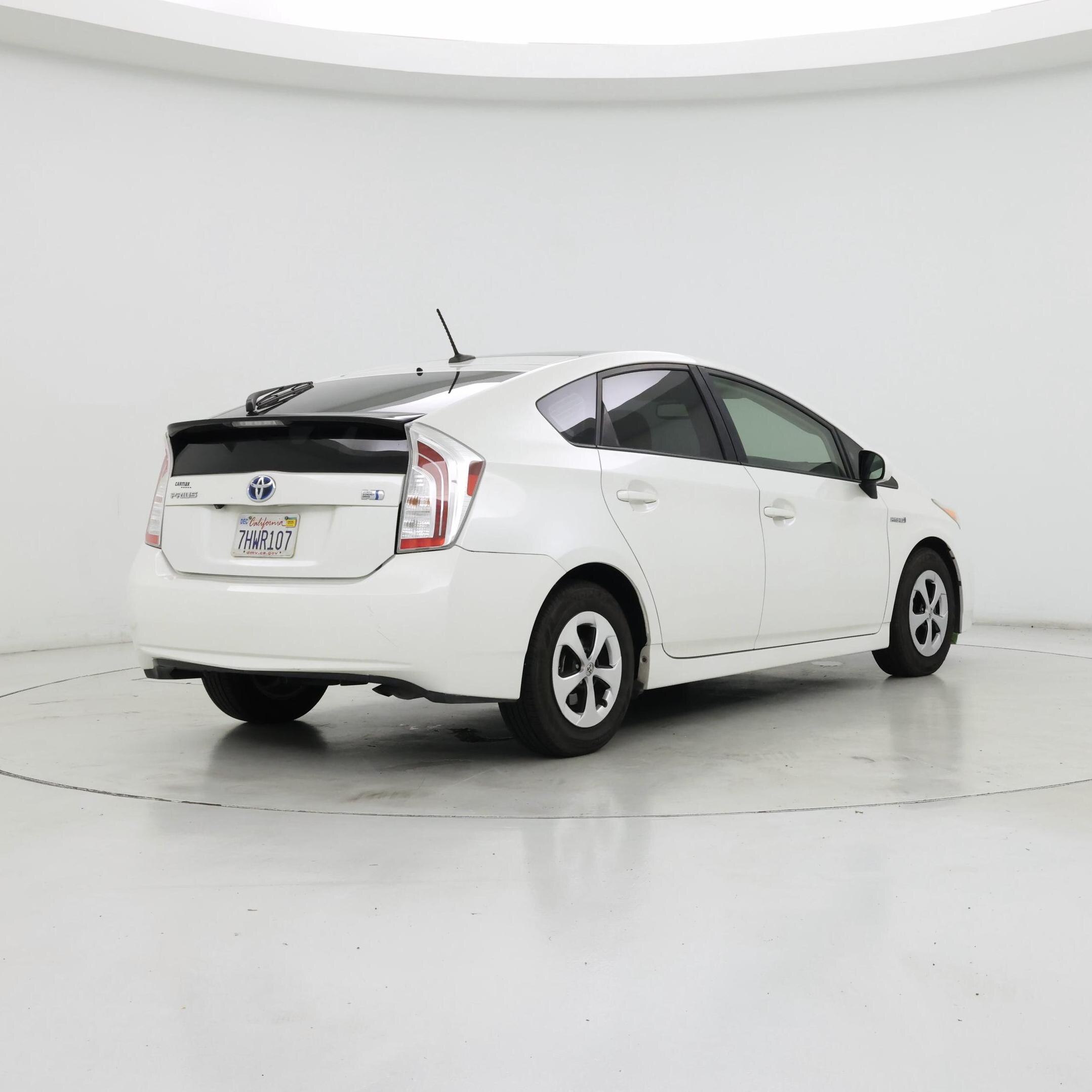 Thumbnail: 2015 Toyota Prius - 8