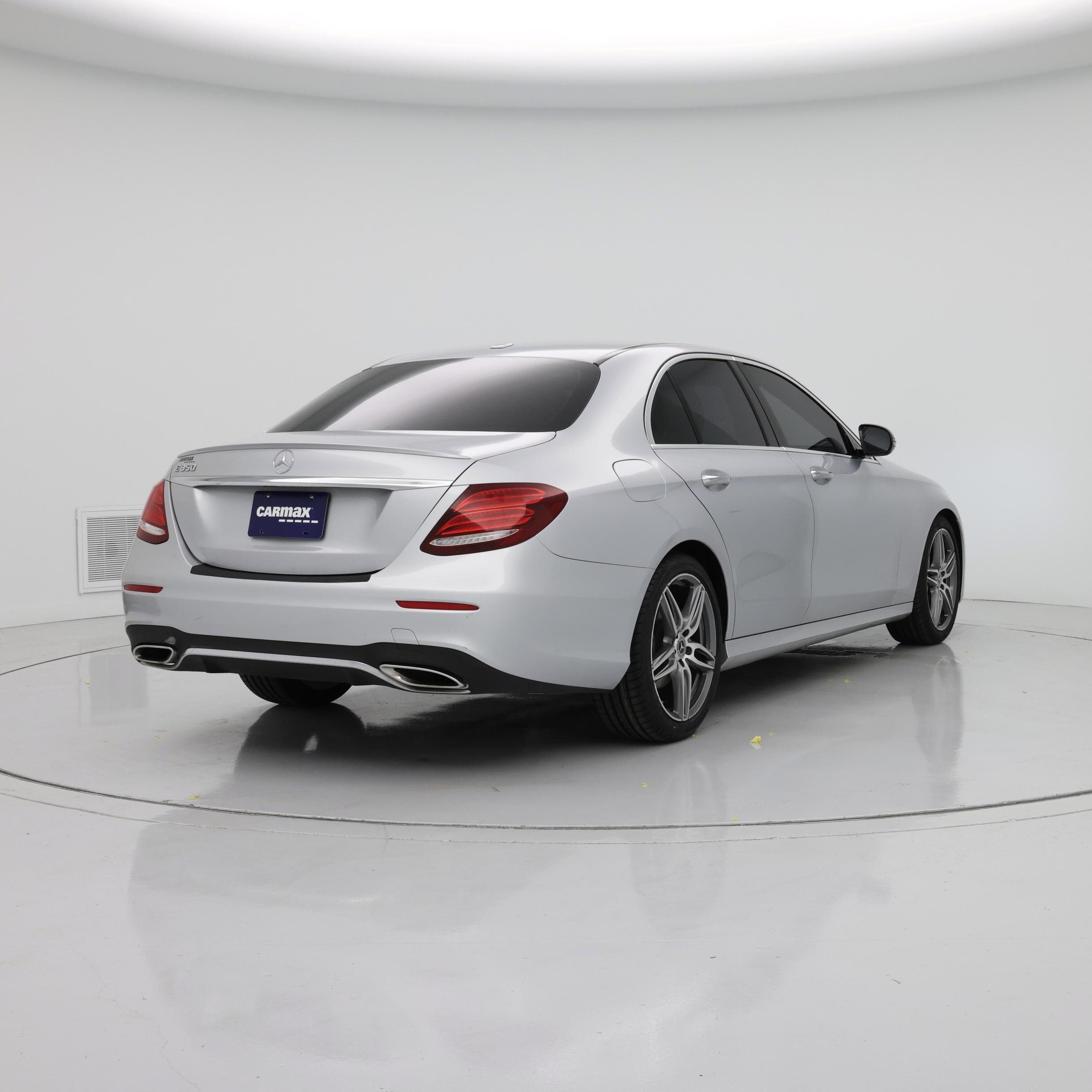 Thumbnail: 2020 Mercedes-Benz E-Class - 8