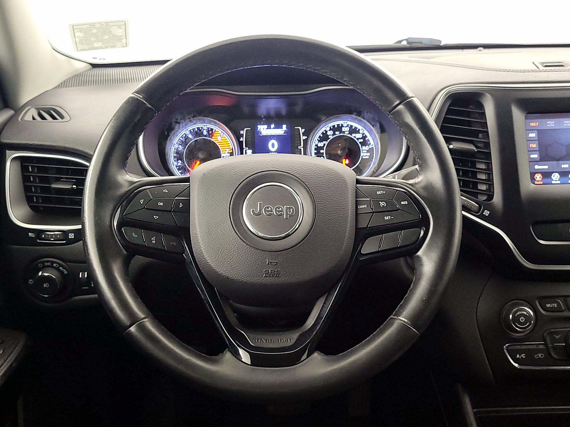Thumbnail: 2019 Jeep Cherokee - 10