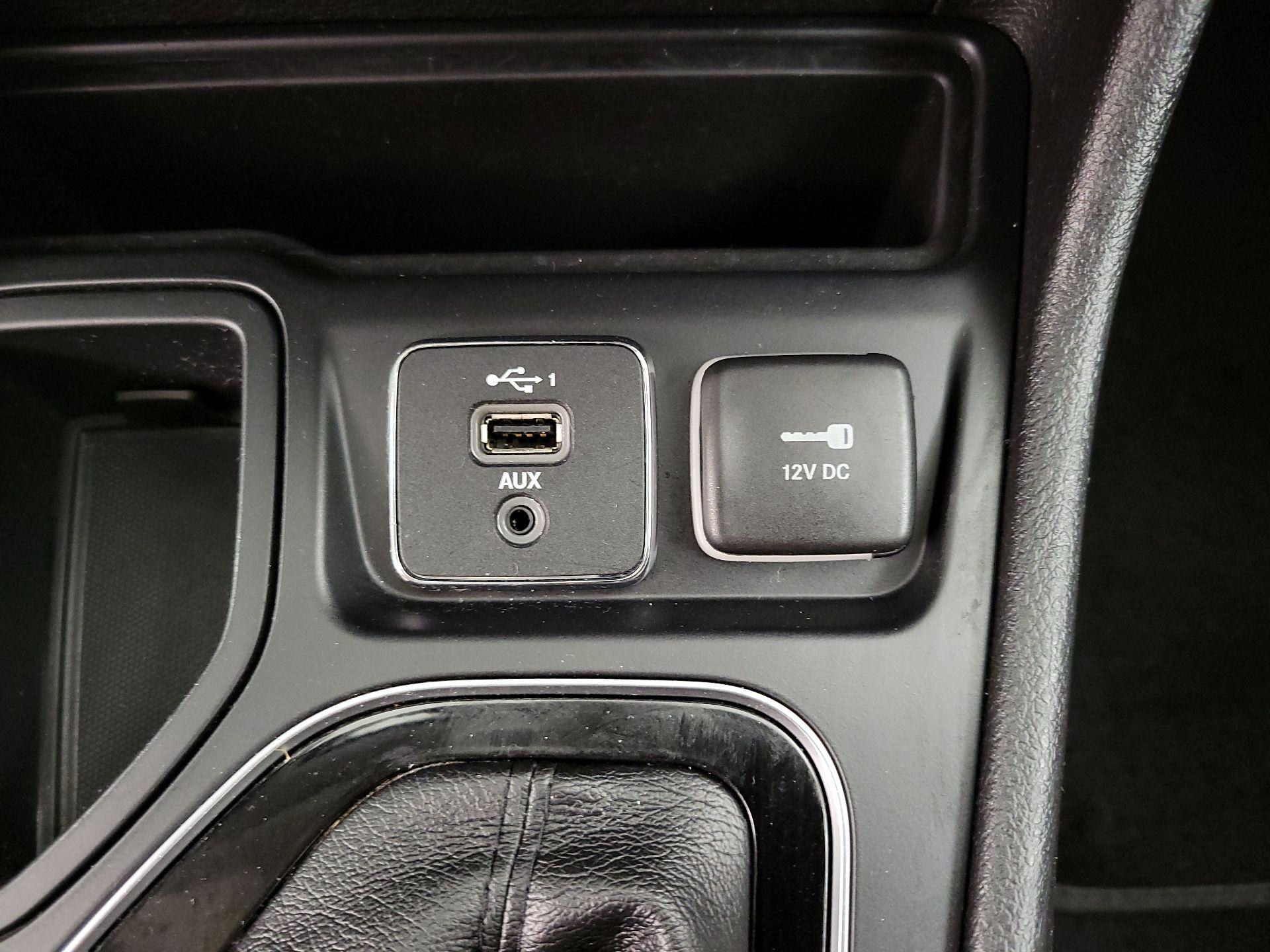 Thumbnail: 2019 Jeep Cherokee - 18