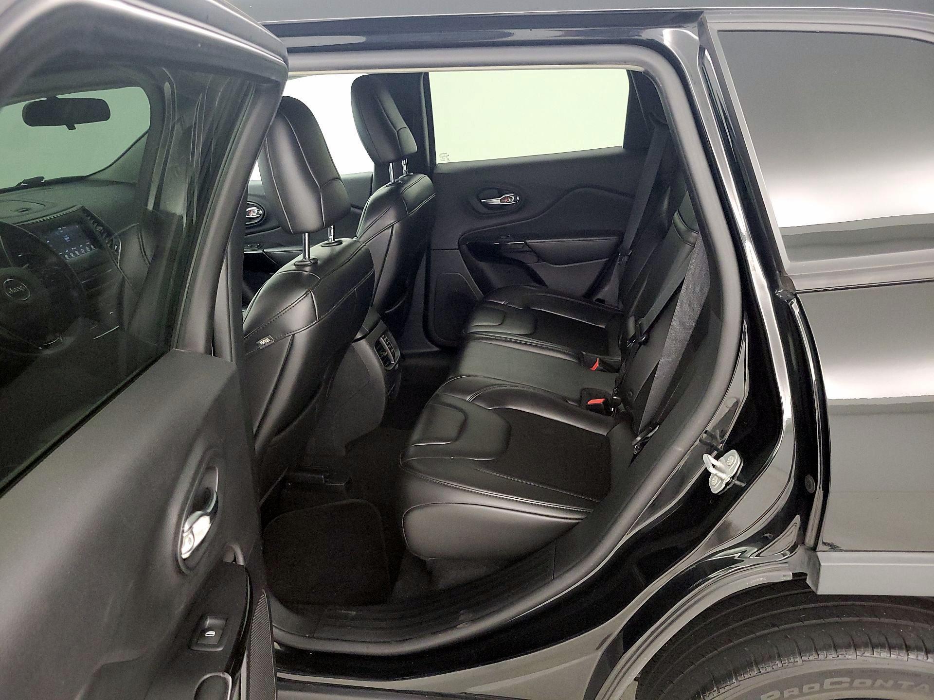 Thumbnail: 2019 Jeep Cherokee - 19