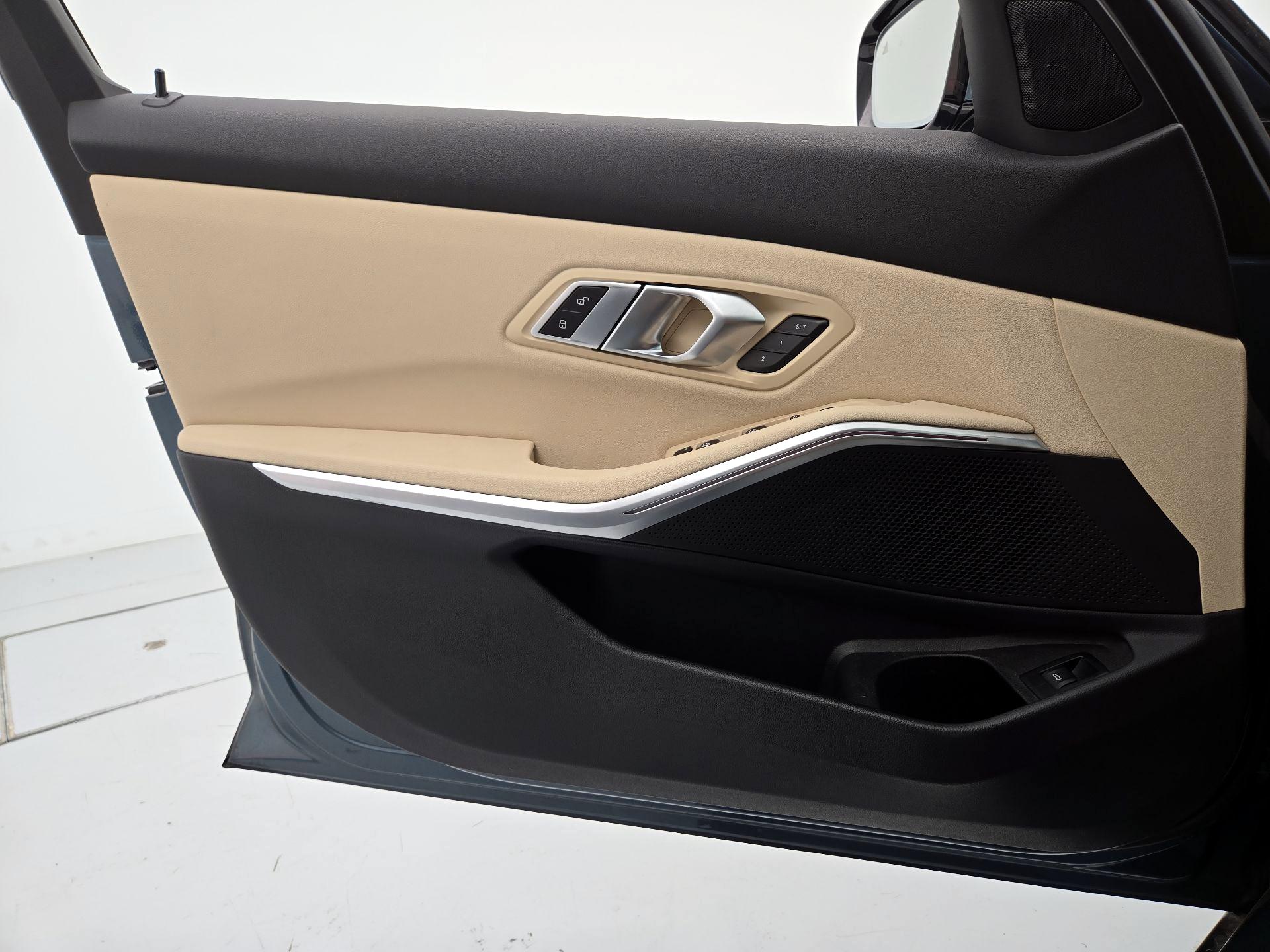 Thumbnail: 2021 BMW 3 Series - 12