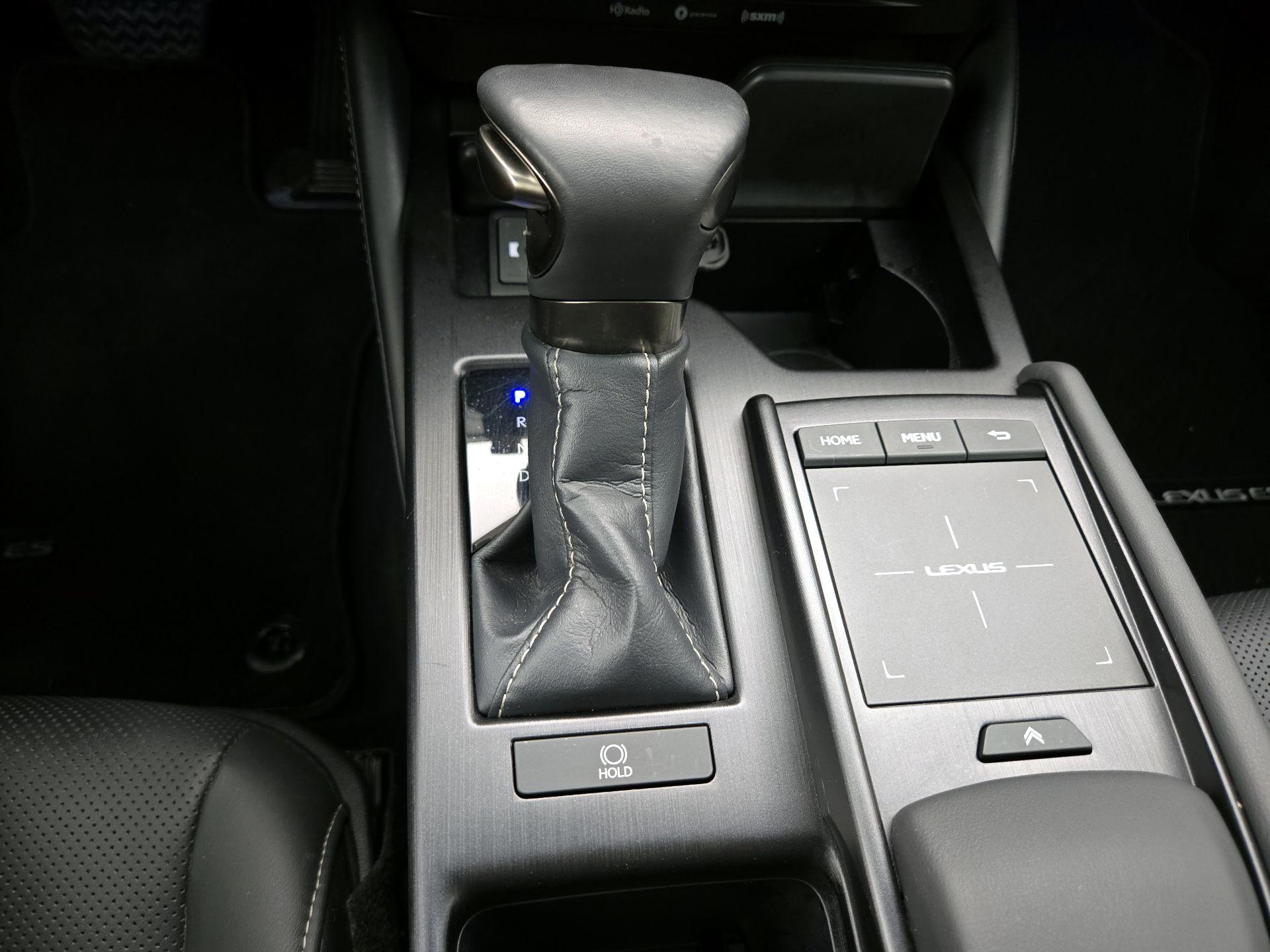 Thumbnail: 2019 Lexus ES - 17