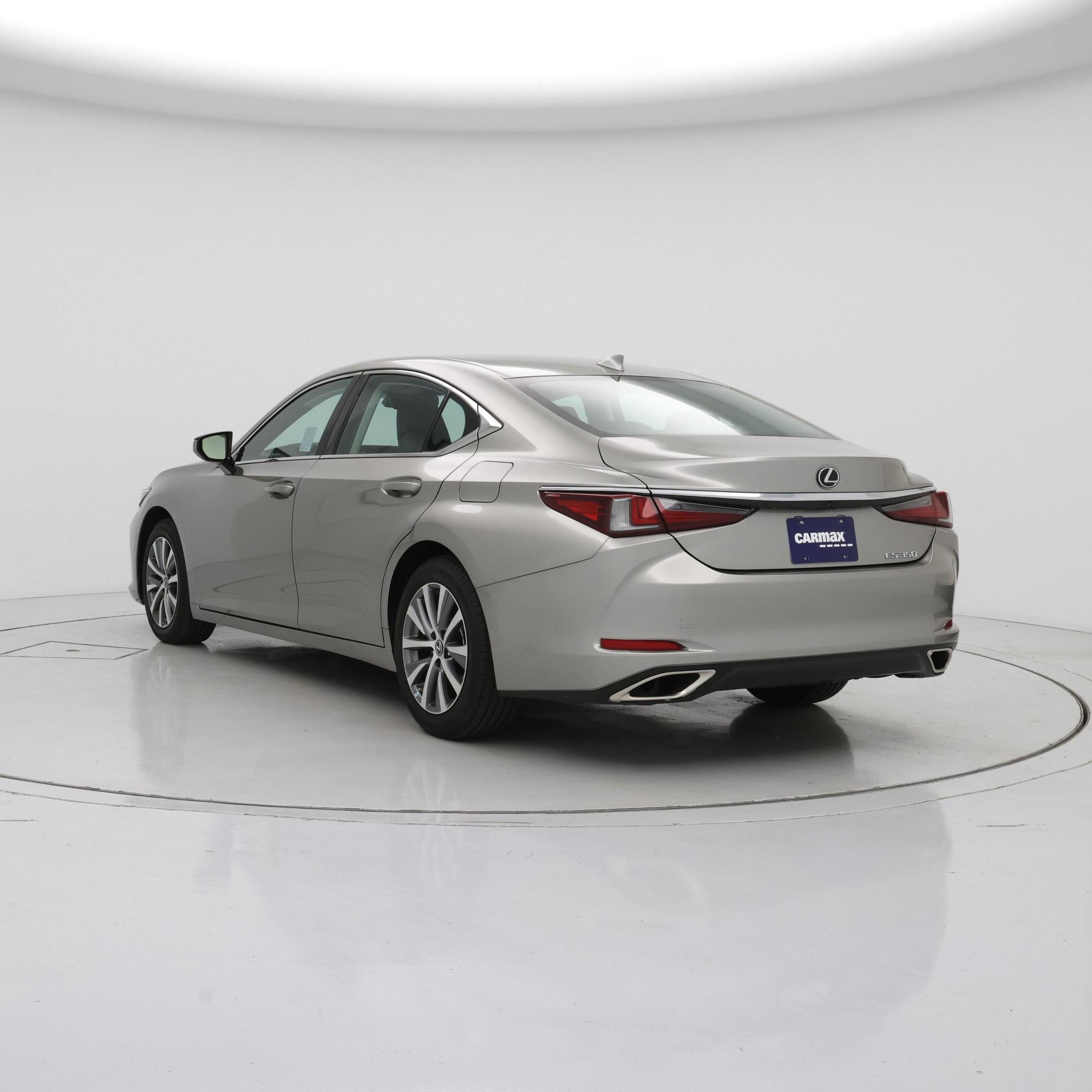 Thumbnail: 2019 Lexus ES - 2