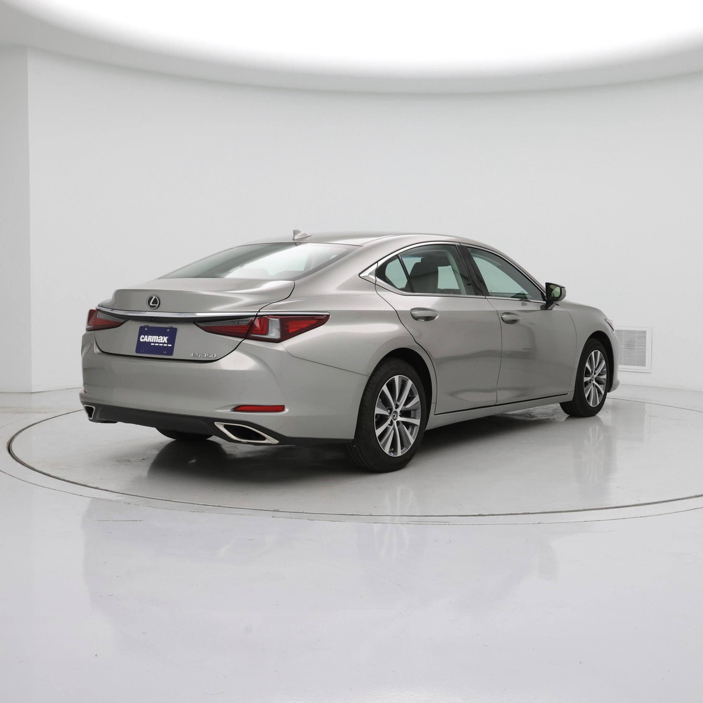 Thumbnail: 2019 Lexus ES - 8