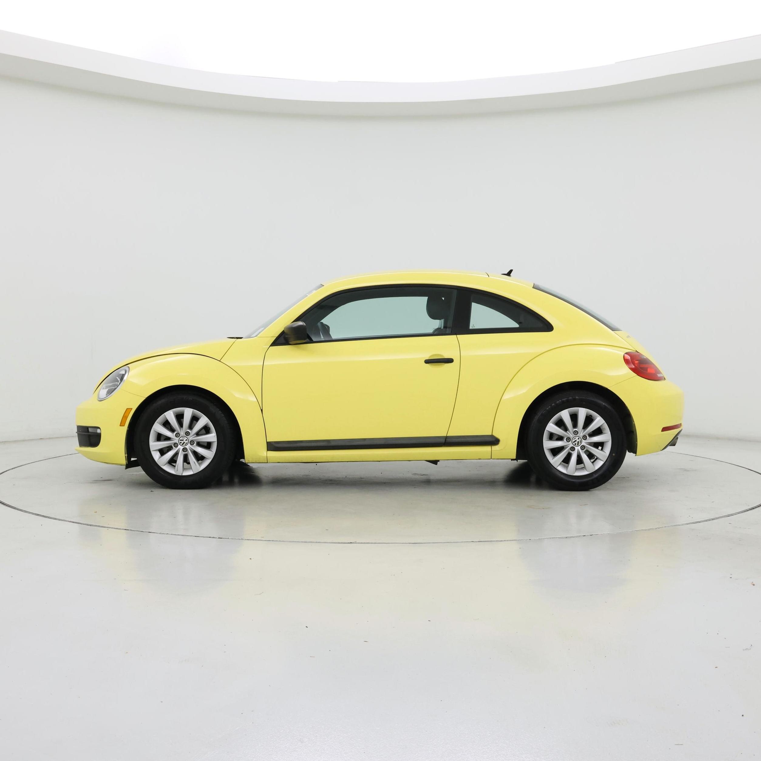 Thumbnail: 2015 Volkswagen Beetle - 3