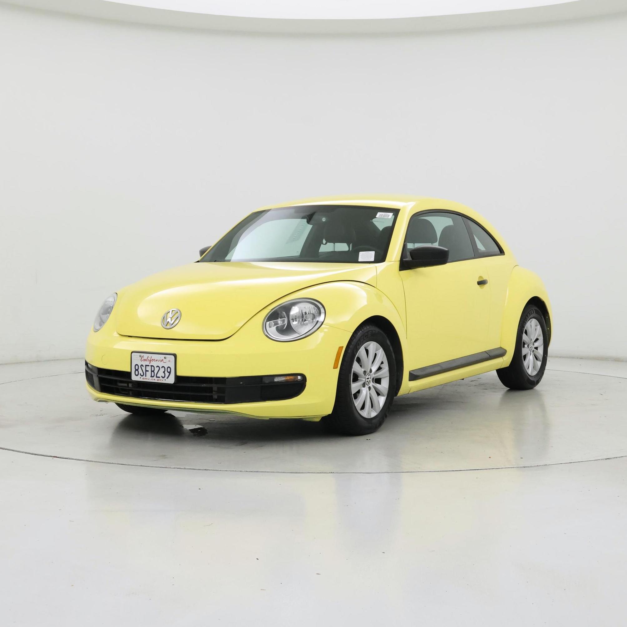 Thumbnail: 2015 Volkswagen Beetle - 4
