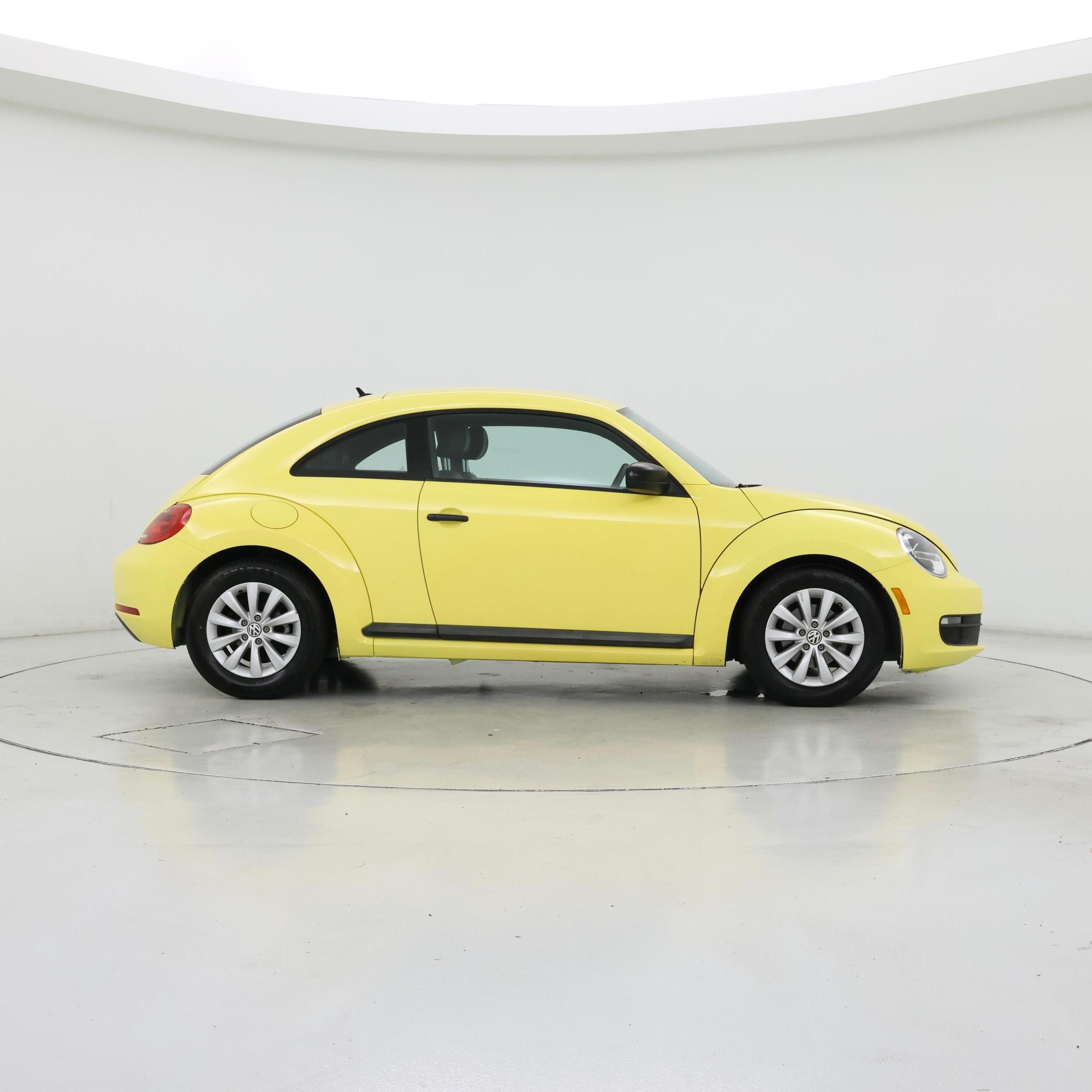 Thumbnail: 2015 Volkswagen Beetle - 7