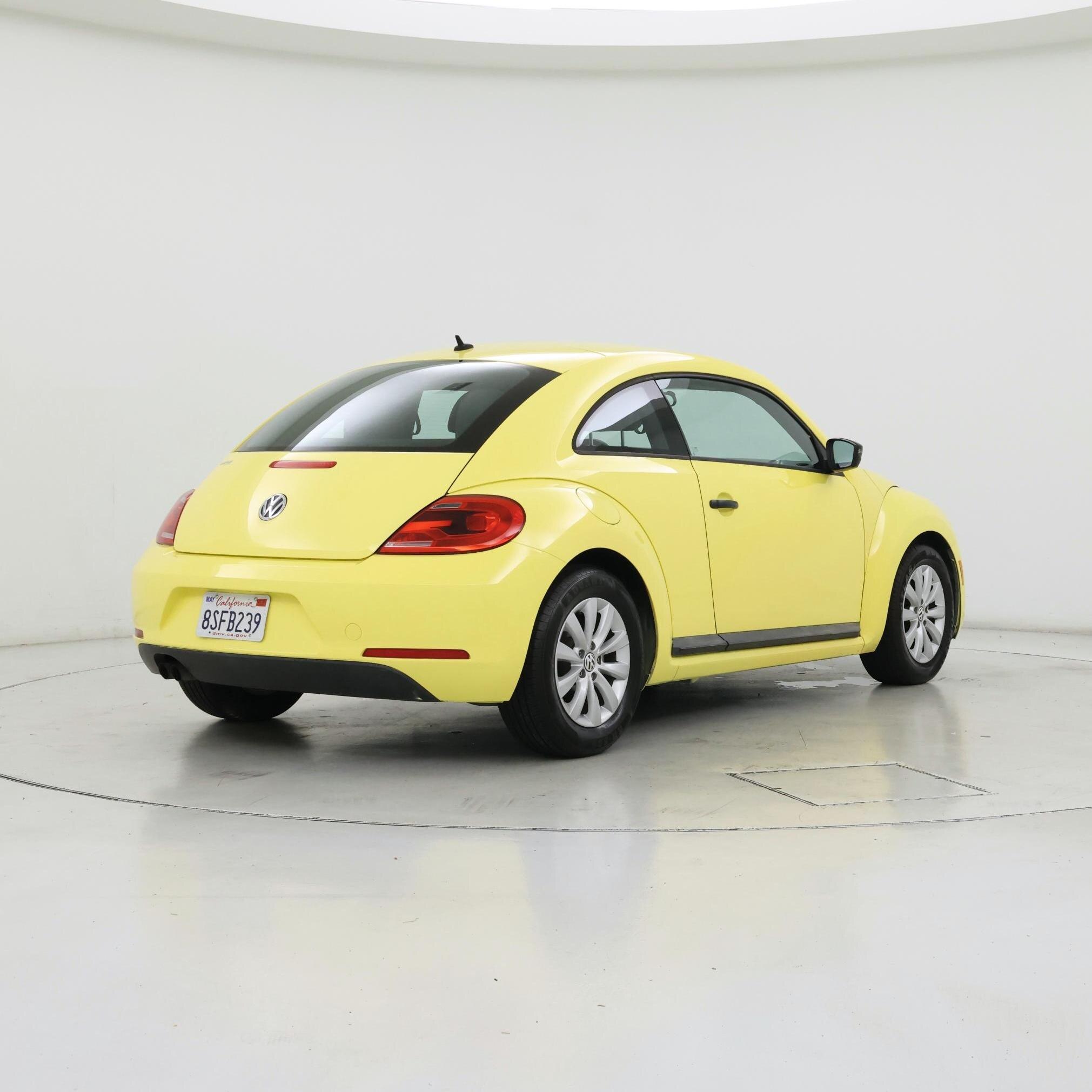 Thumbnail: 2015 Volkswagen Beetle - 8