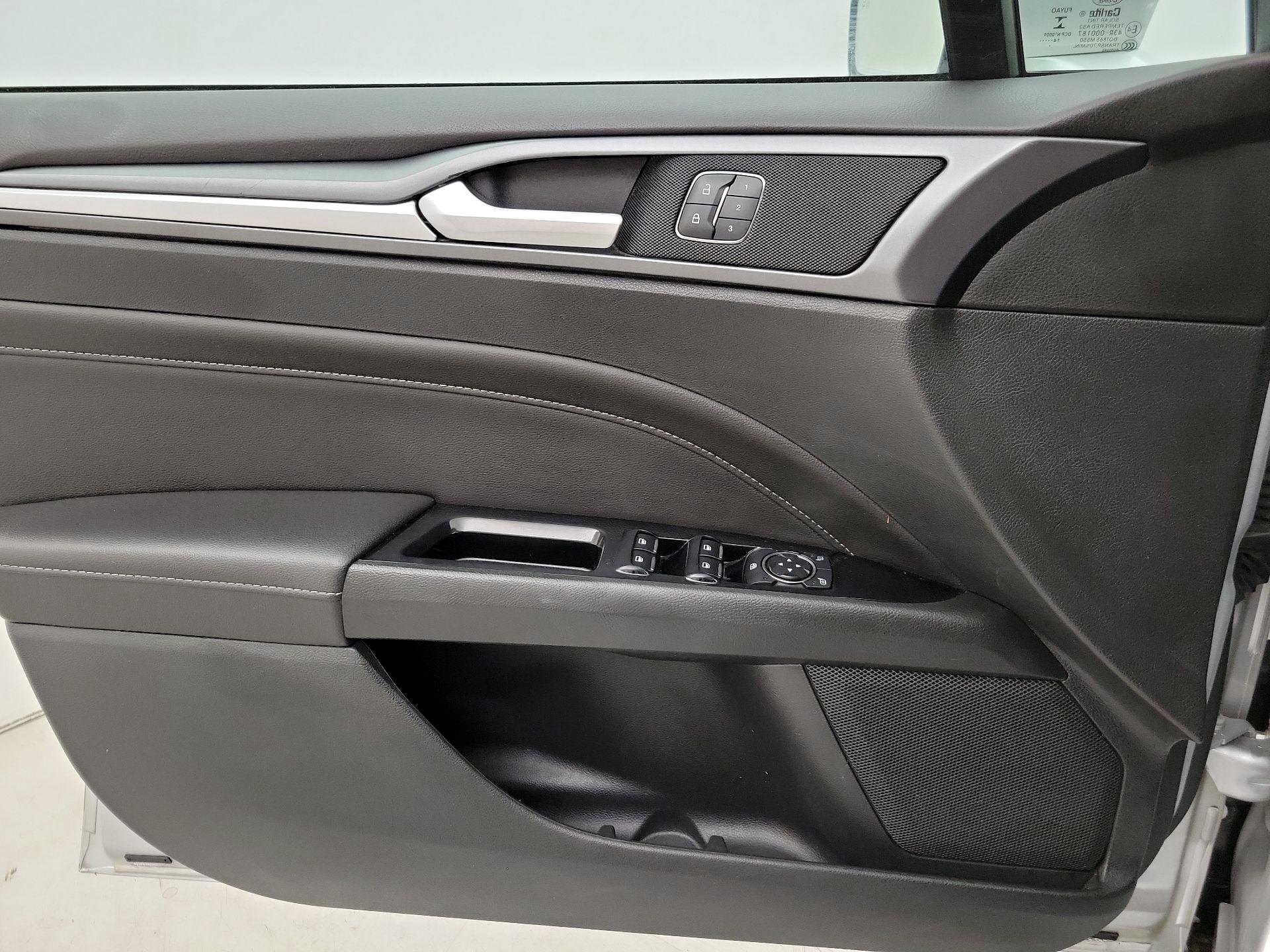 Thumbnail: 2015 Ford Fusion - 12