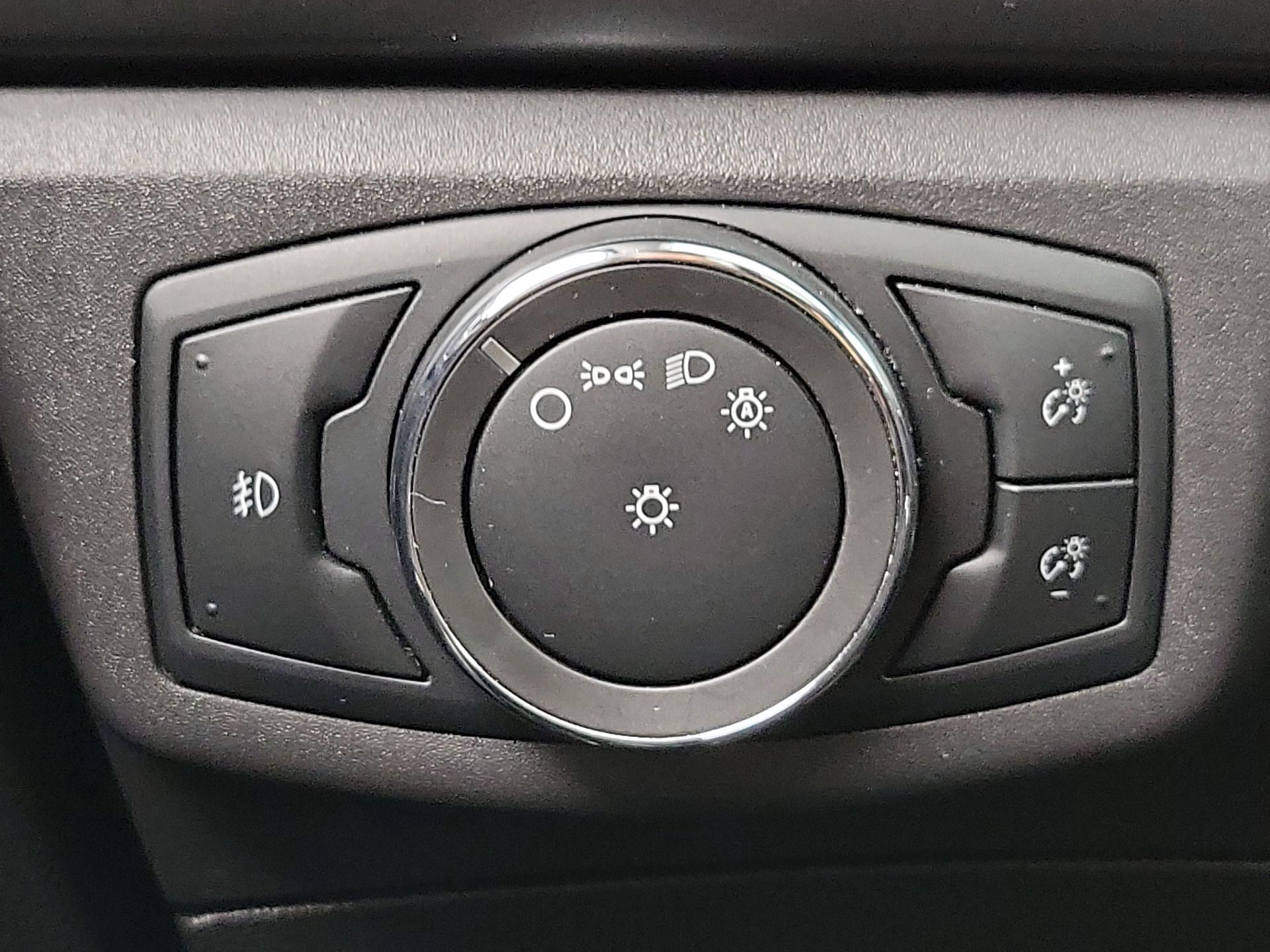Thumbnail: 2015 Ford Fusion - 13