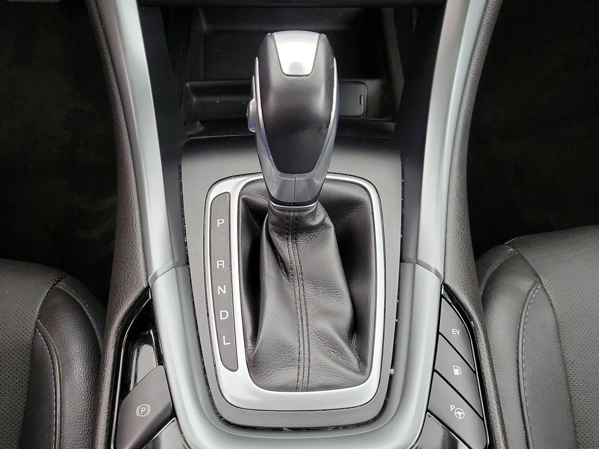 Thumbnail: 2015 Ford Fusion - 17