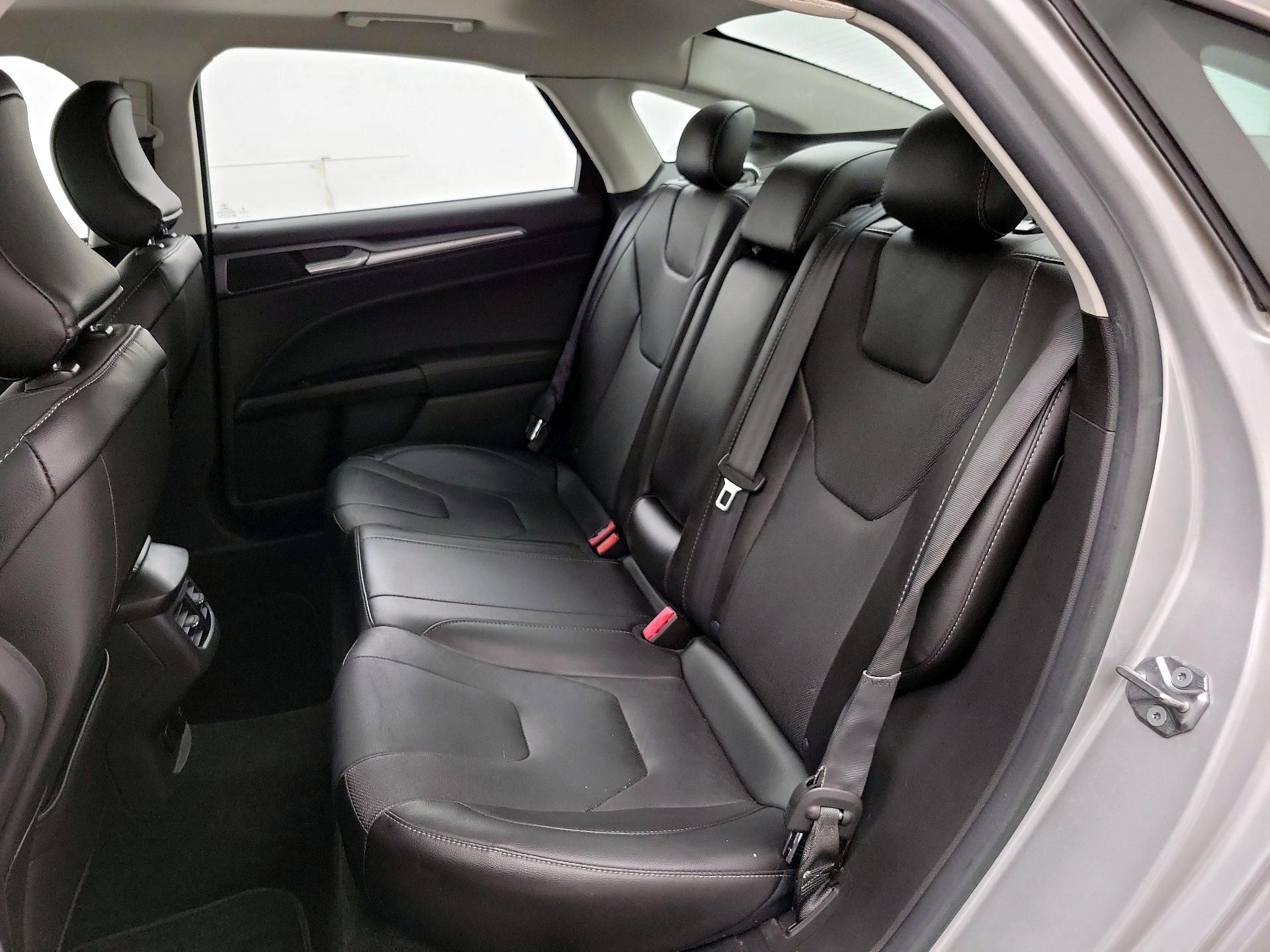 Thumbnail: 2015 Ford Fusion - 20