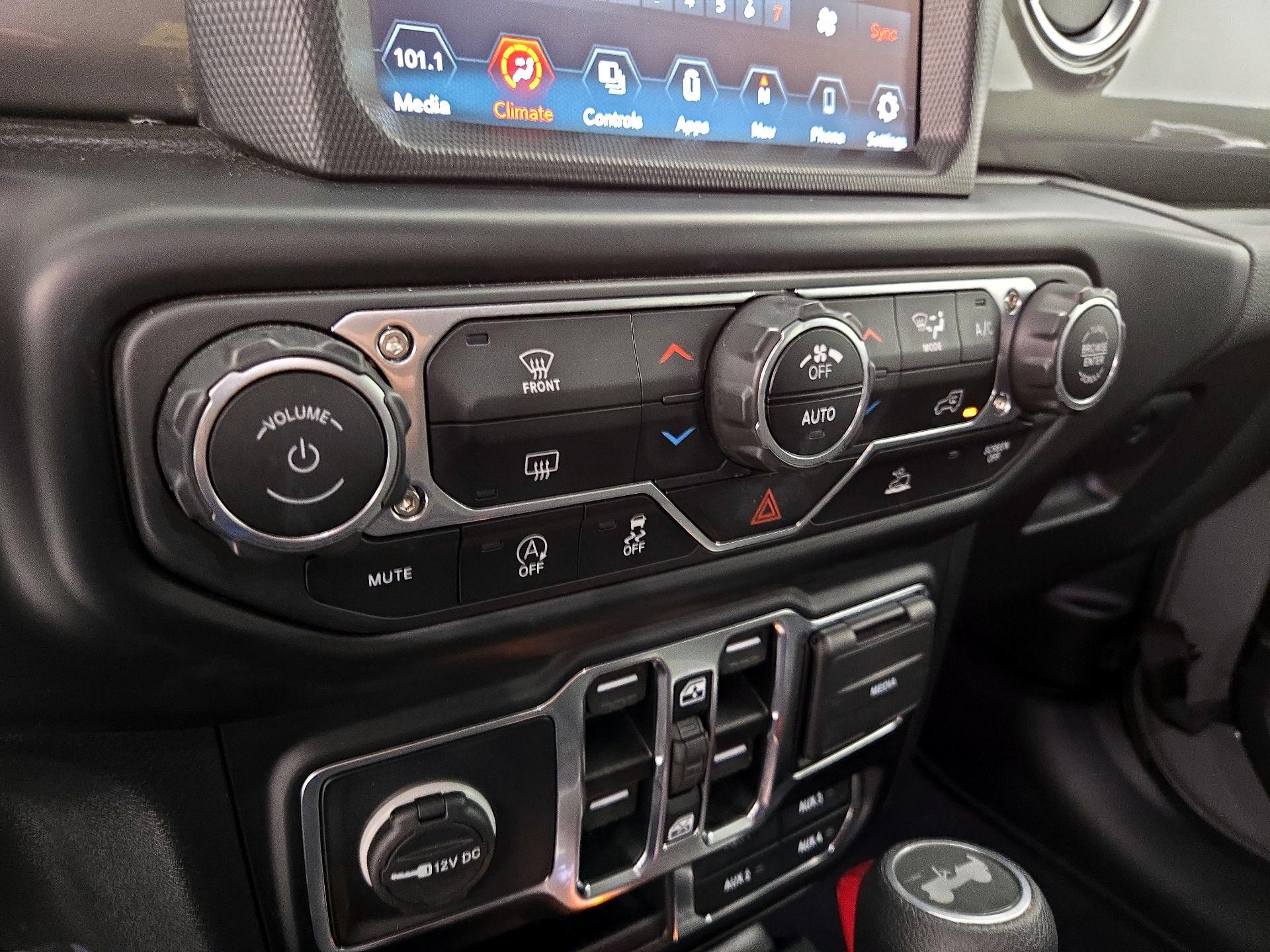 Thumbnail: 2022 Jeep Wrangler - 17