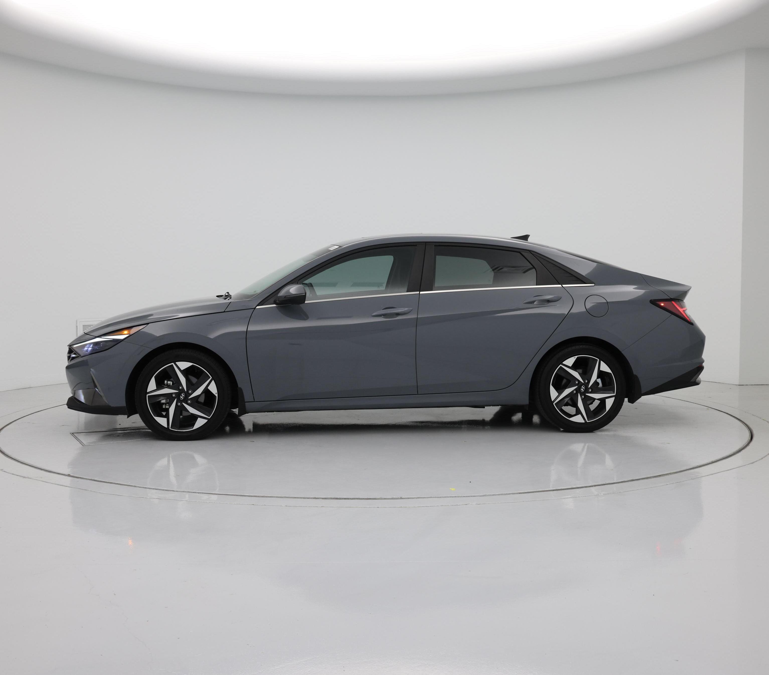 Thumbnail: 2022 Hyundai Elantra - 3