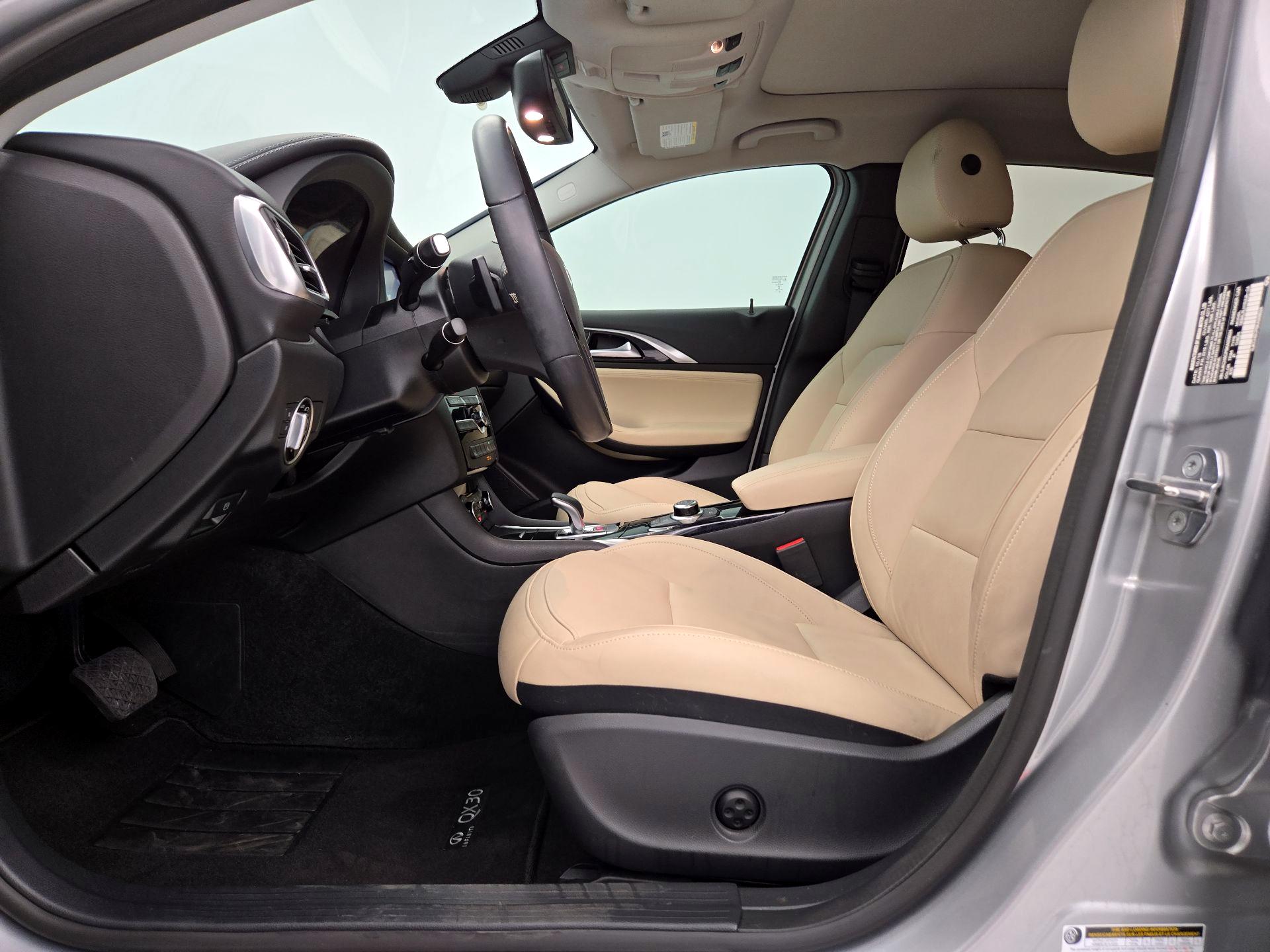 Thumbnail: 2019 INFINITI QX30 - 11