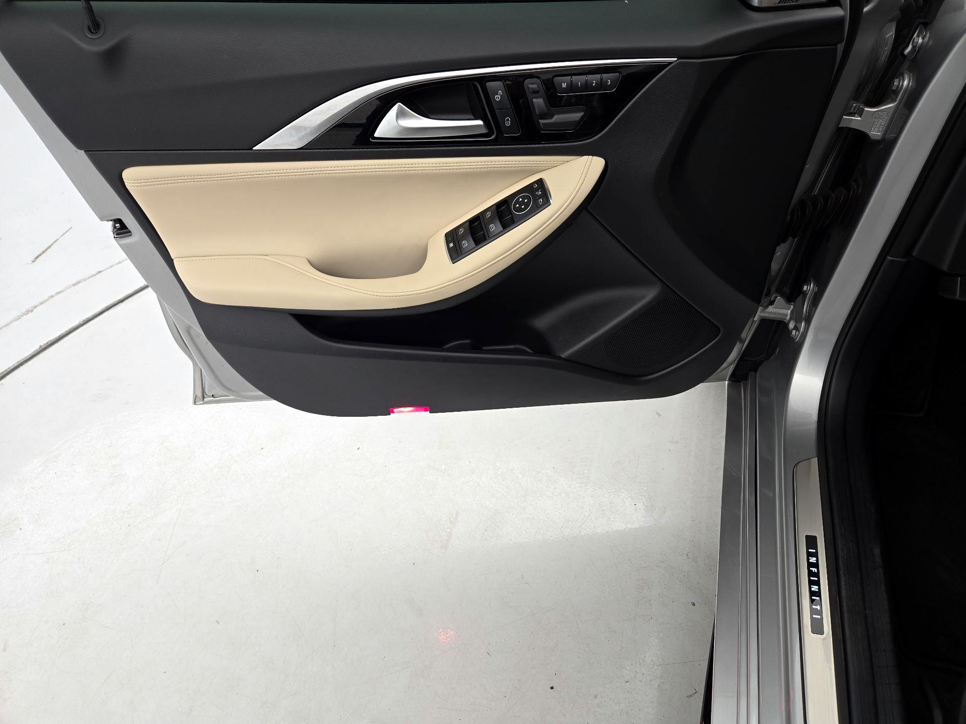Thumbnail: 2019 INFINITI QX30 - 12