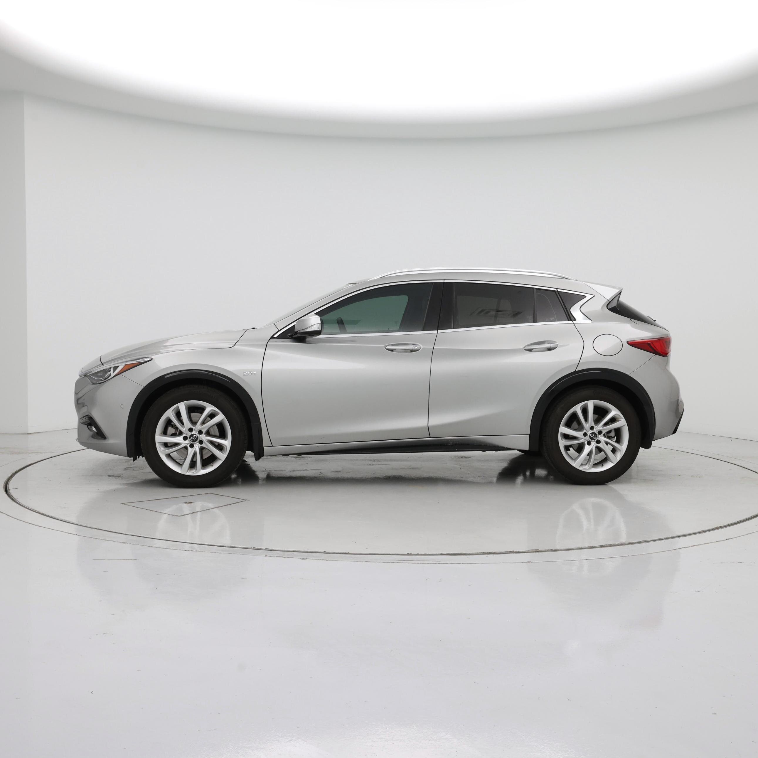 Thumbnail: 2019 INFINITI QX30 - 3