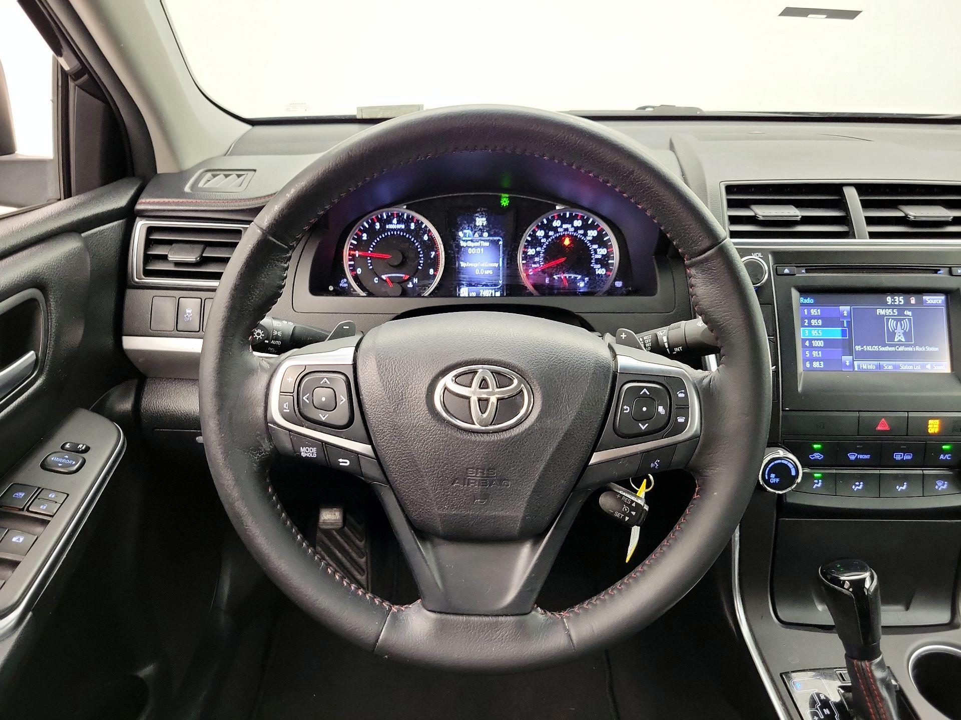 Thumbnail: 2016 Toyota Camry - 10