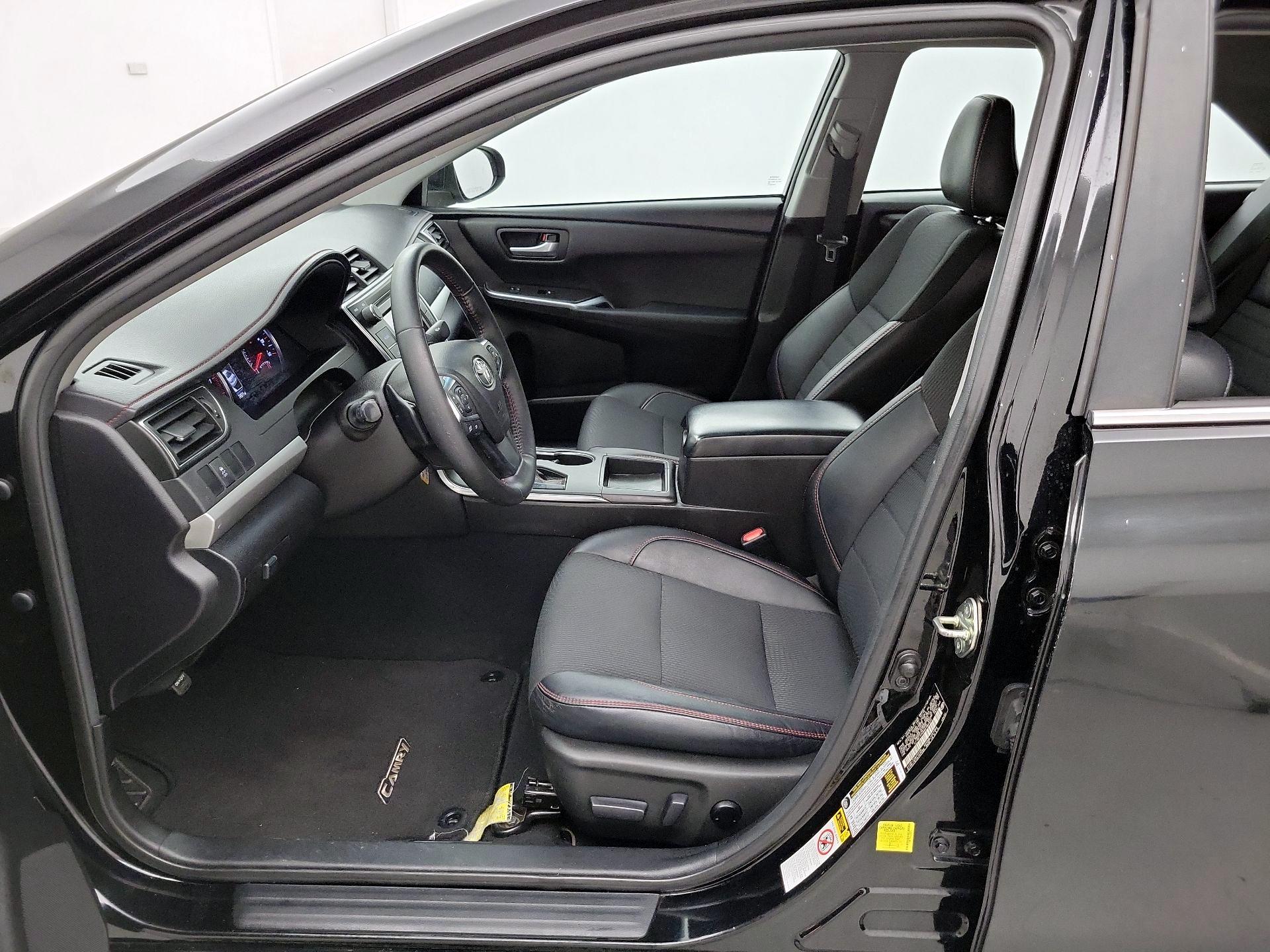 Thumbnail: 2016 Toyota Camry - 11