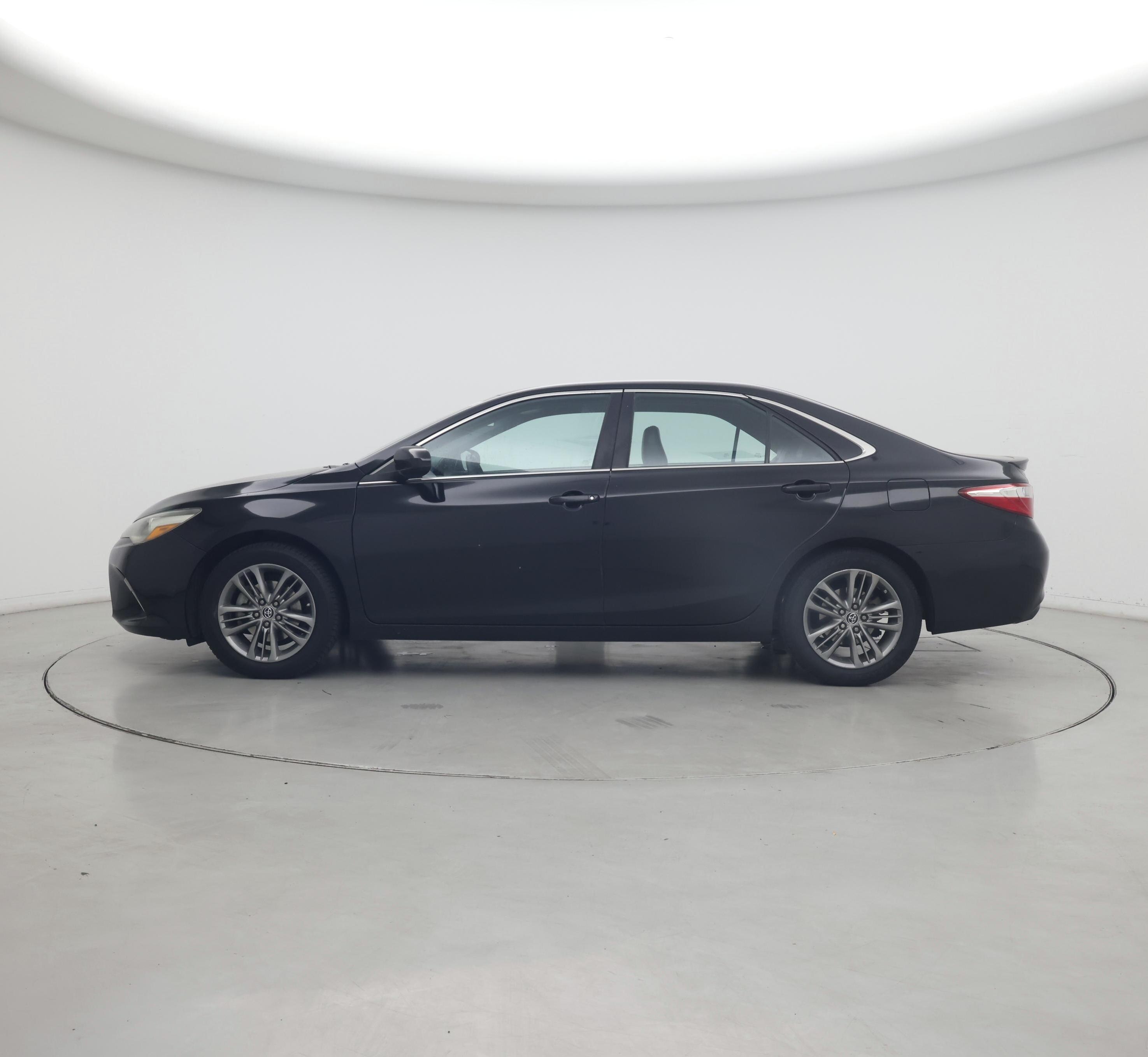 Thumbnail: 2016 Toyota Camry - 3