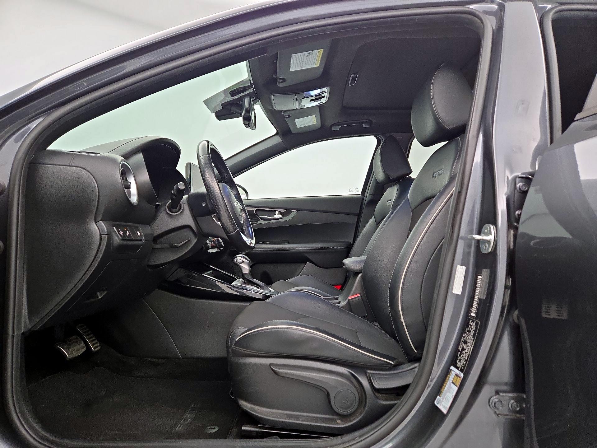 Thumbnail: 2022 Kia Forte - 11
