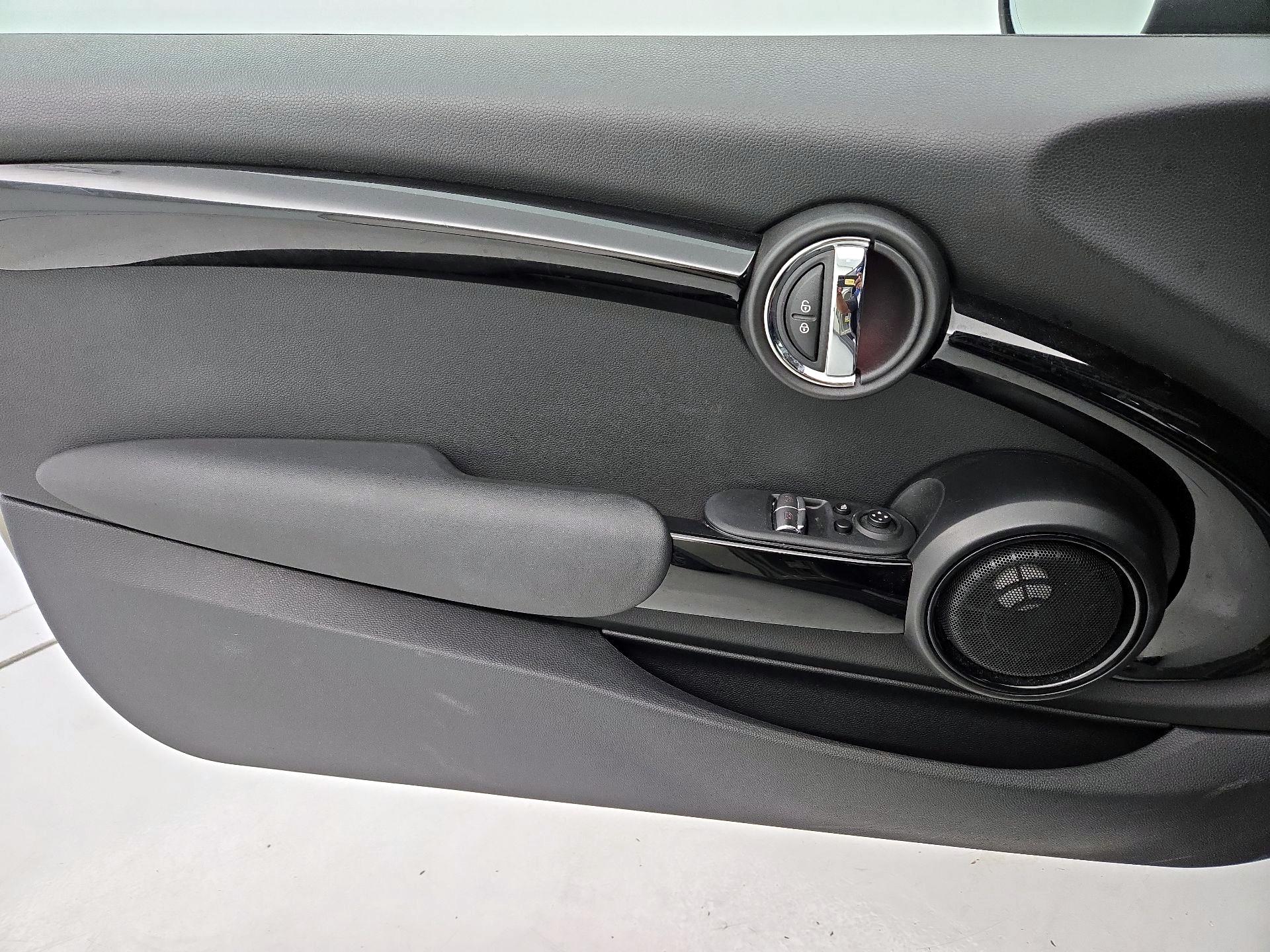 Thumbnail: 2020 MINI Cooper Hardtop - 12