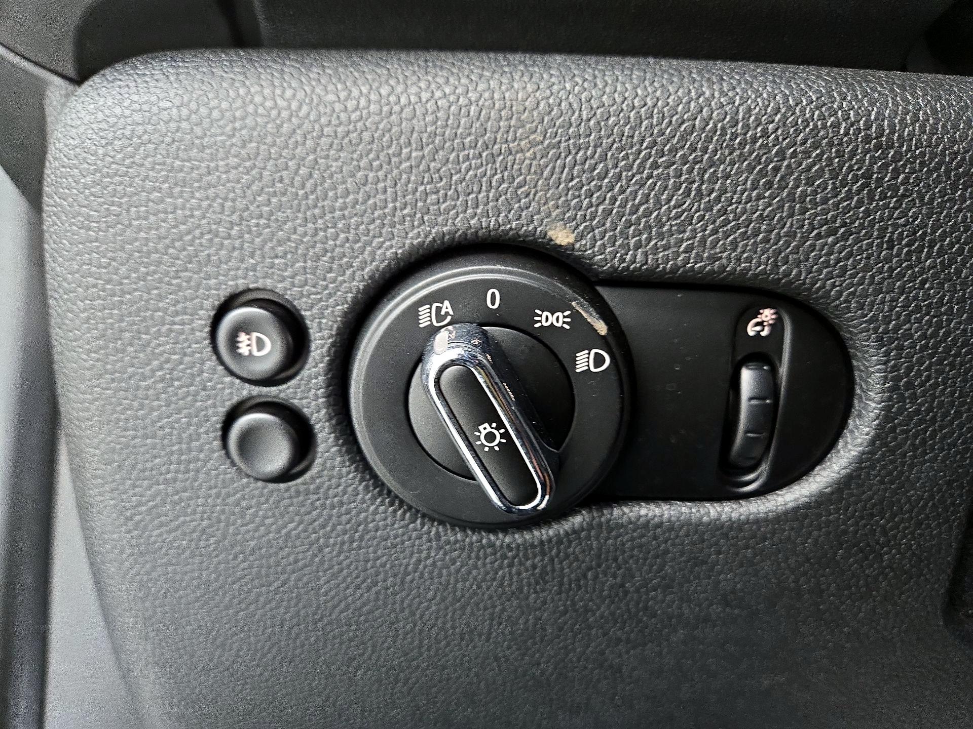Thumbnail: 2020 MINI Cooper Hardtop - 13