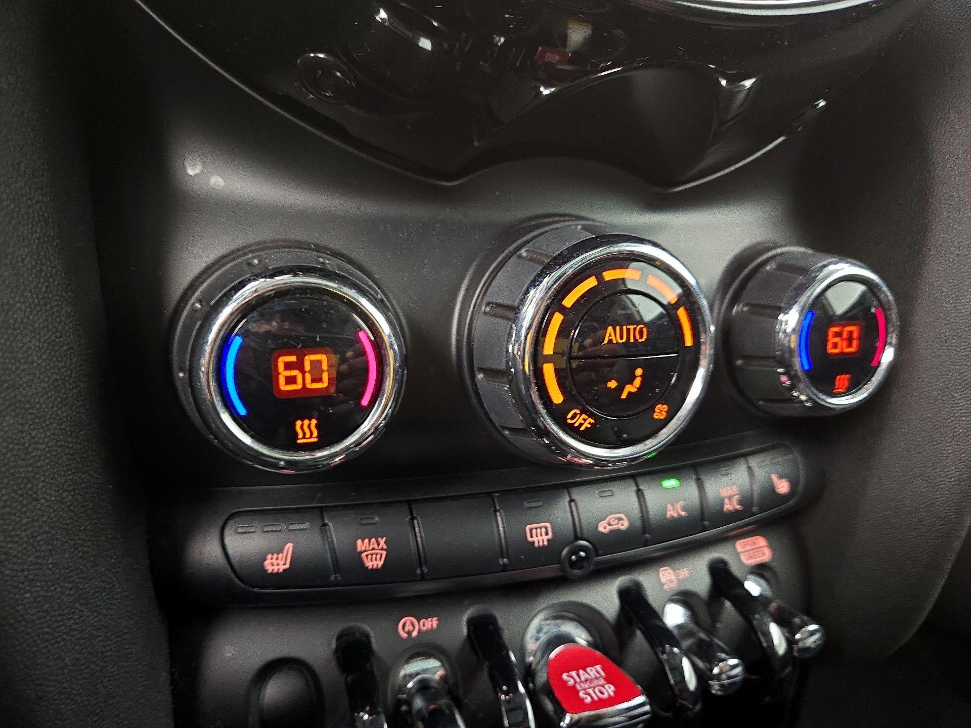Thumbnail: 2020 MINI Cooper Hardtop - 17
