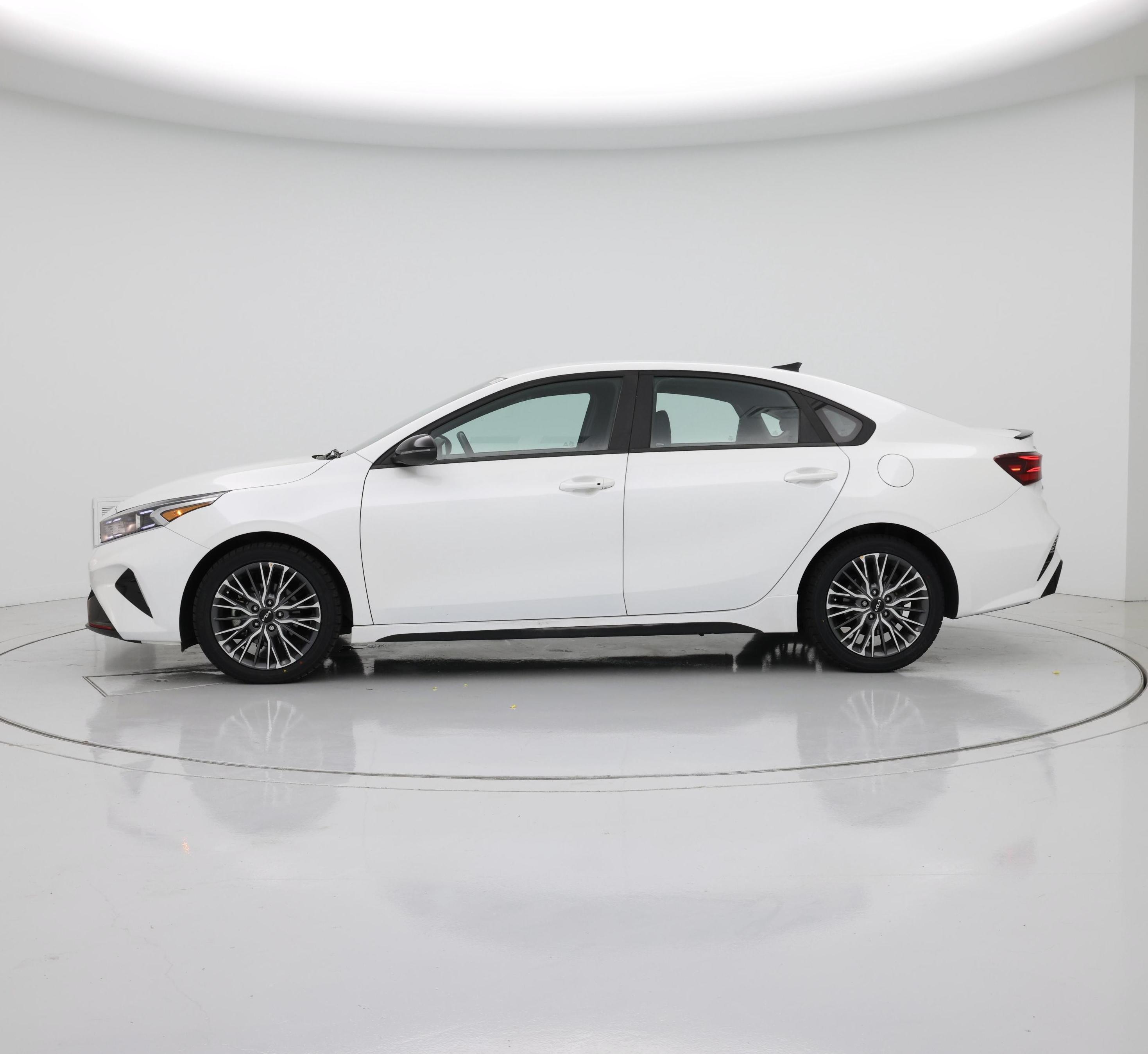 Thumbnail: 2022 Kia Forte - 3