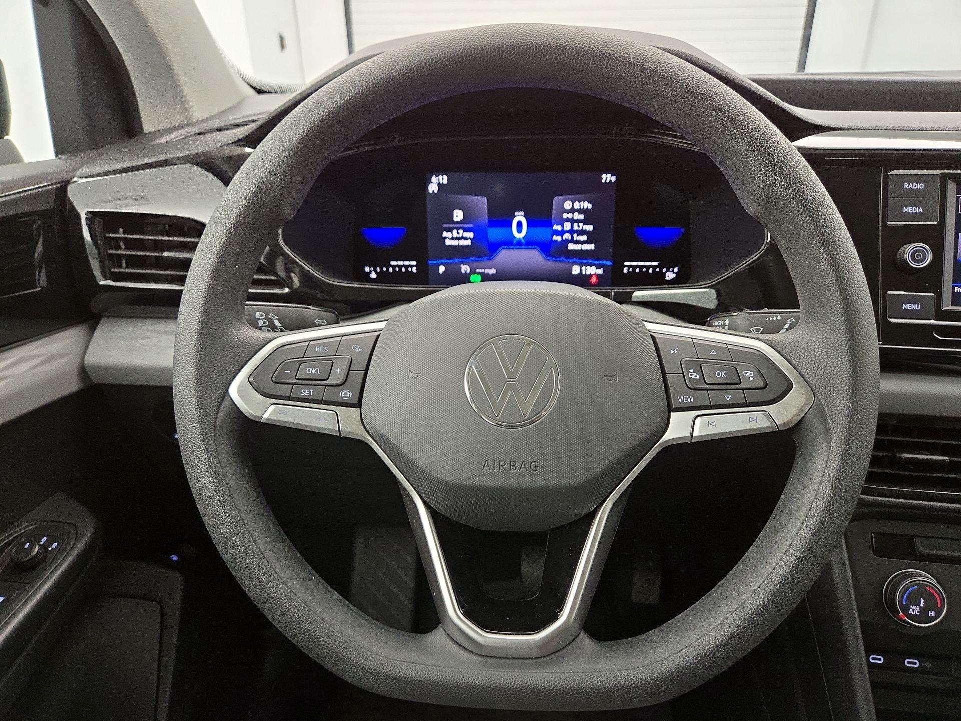 Thumbnail: 2022 Volkswagen Taos - 10