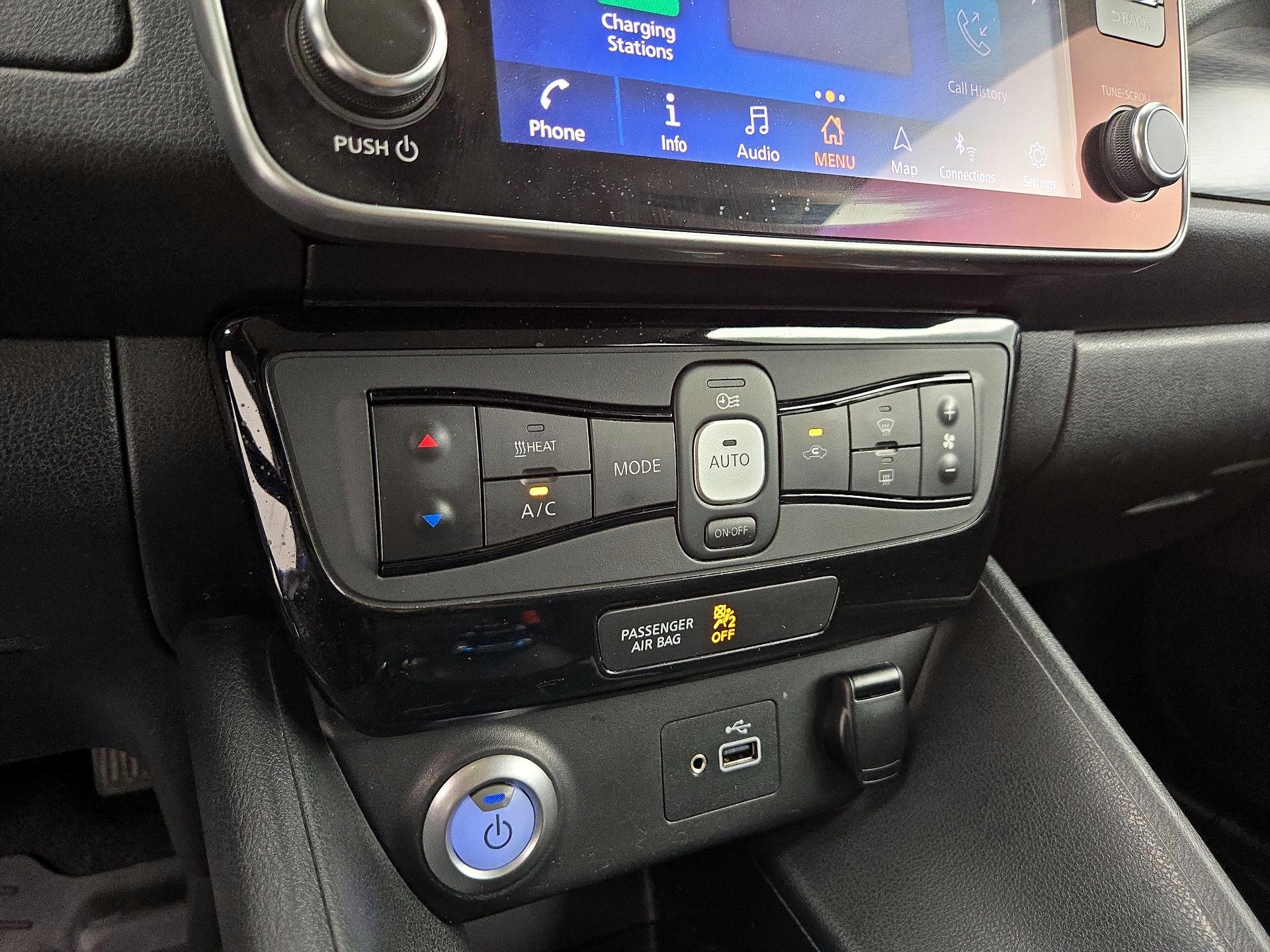 Thumbnail: 2019 Nissan Leaf - 16
