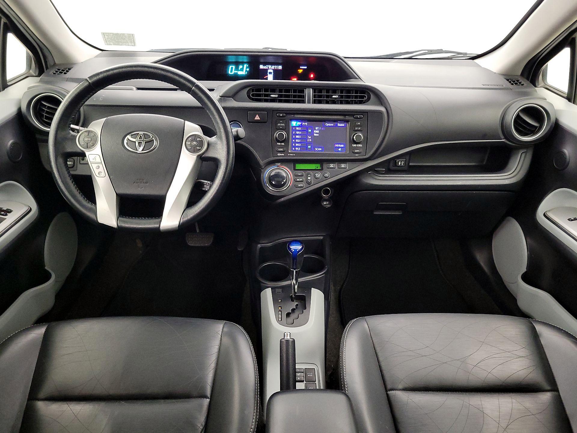 Thumbnail: 2013 Toyota Prius c - 9
