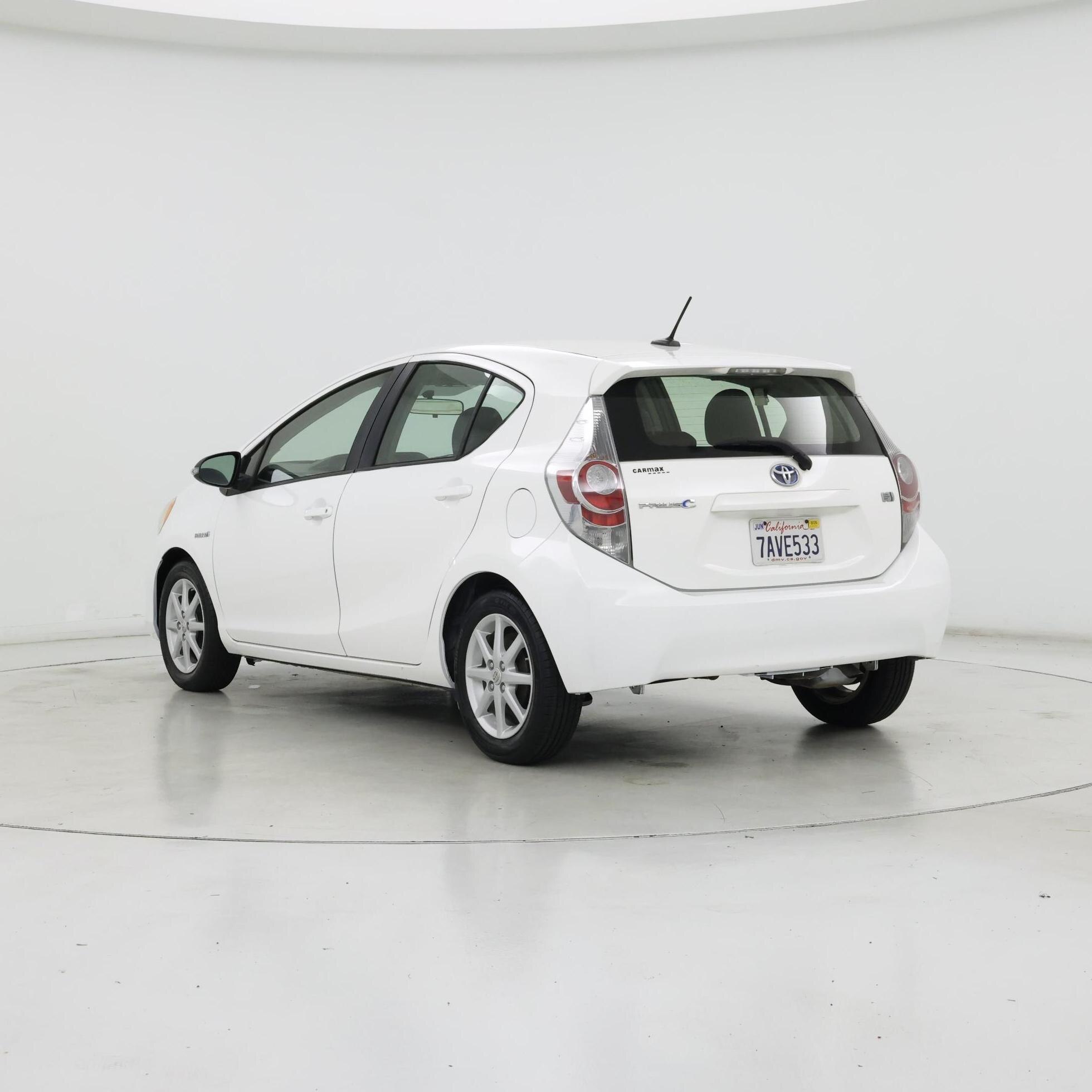 Thumbnail: 2013 Toyota Prius c - 2