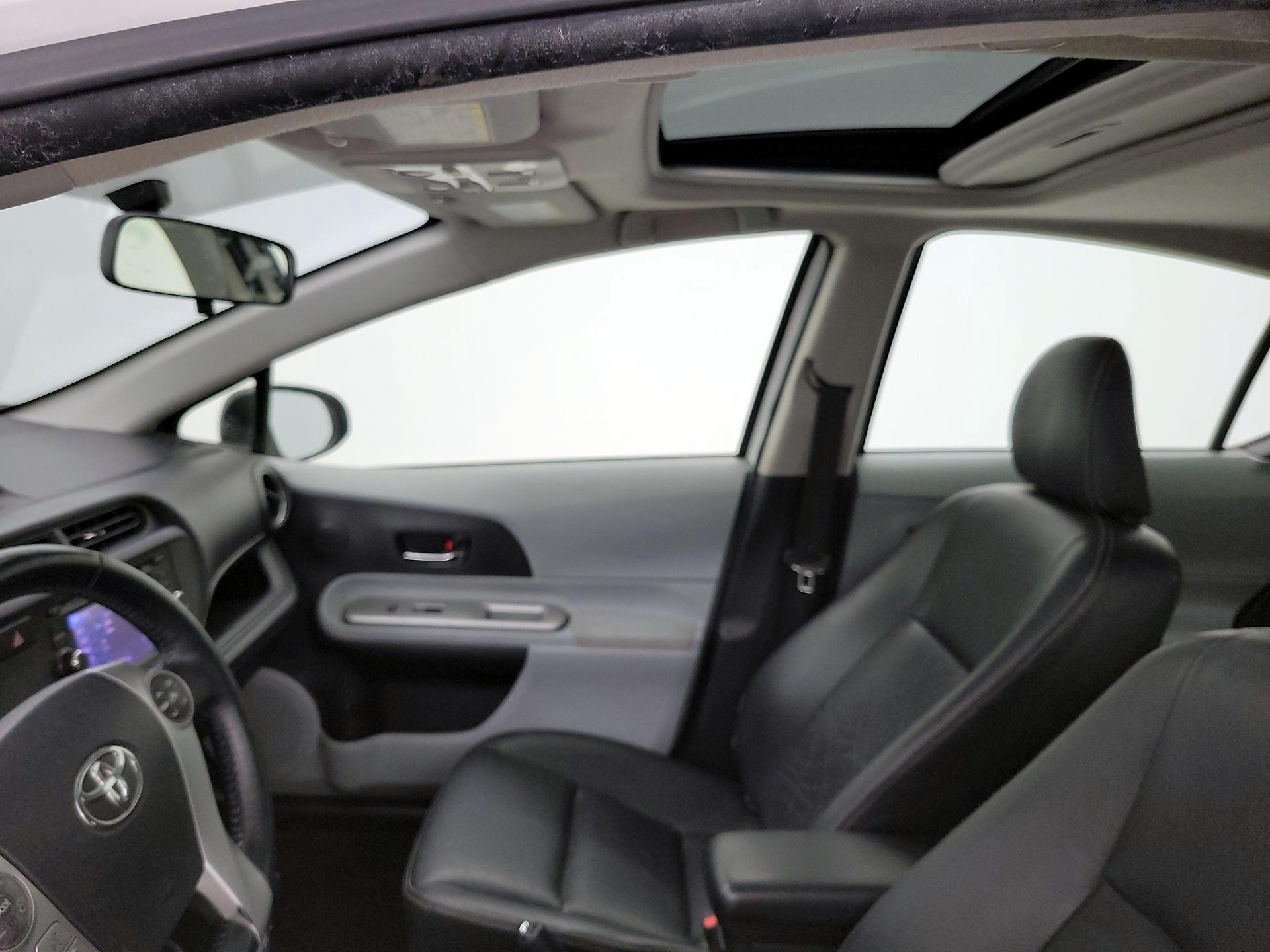 Thumbnail: 2013 Toyota Prius c - 19