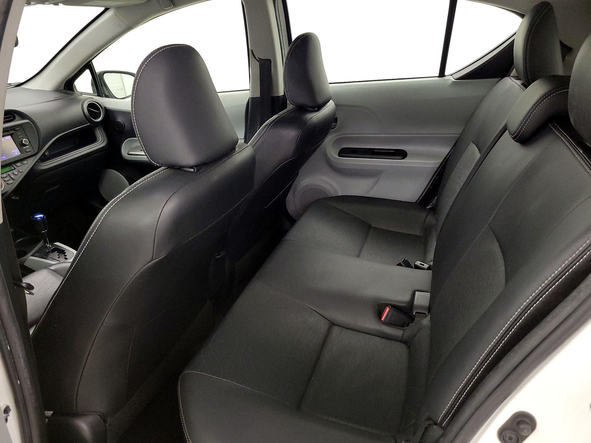 Thumbnail: 2013 Toyota Prius c - 20