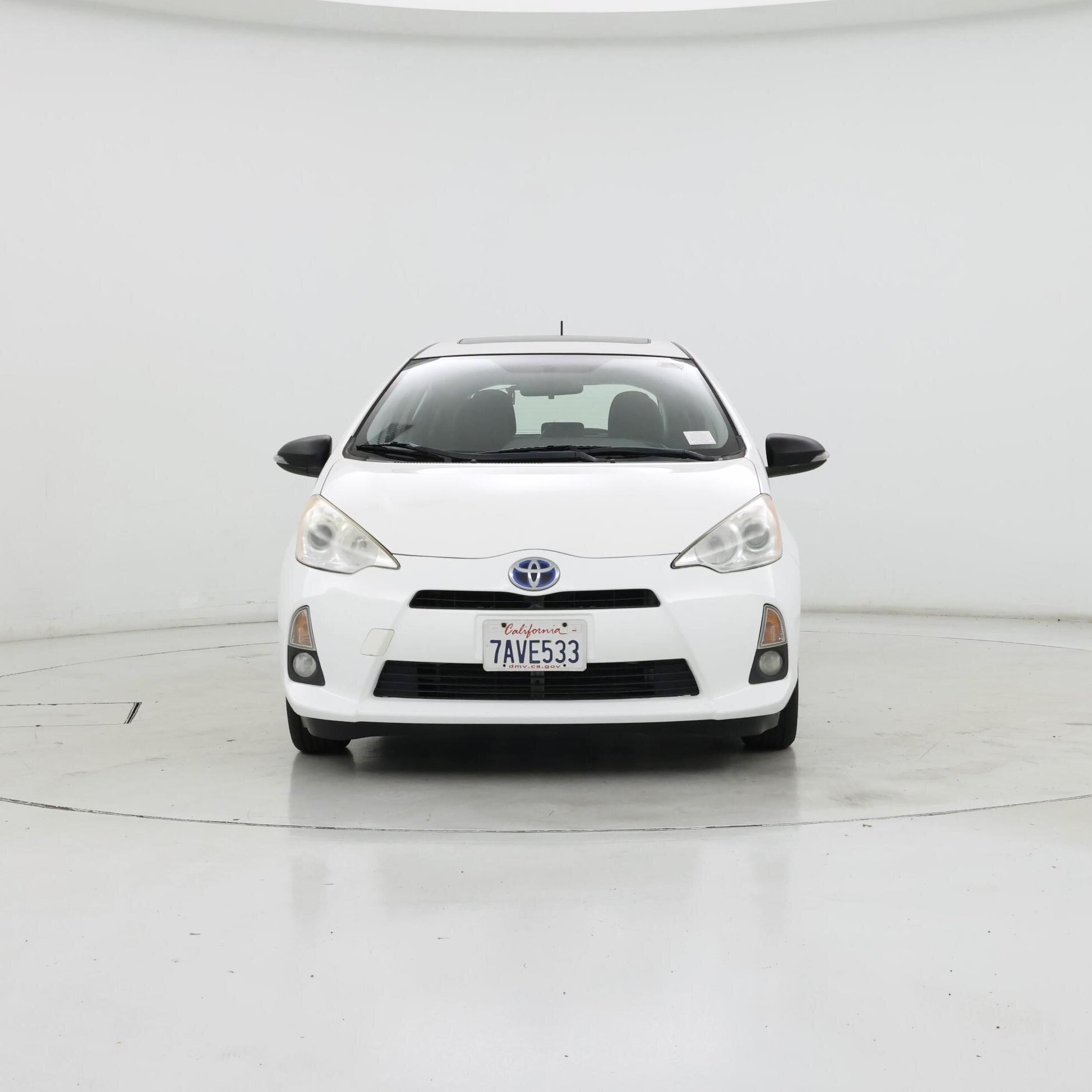 Thumbnail: 2013 Toyota Prius c - 5
