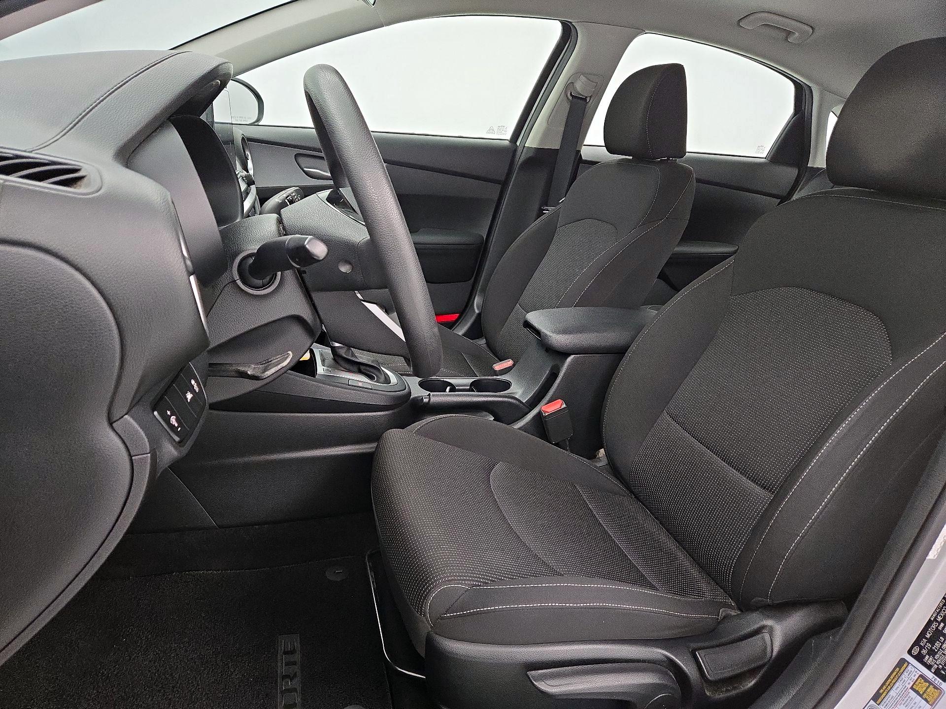 Thumbnail: 2019 Kia Forte - 11