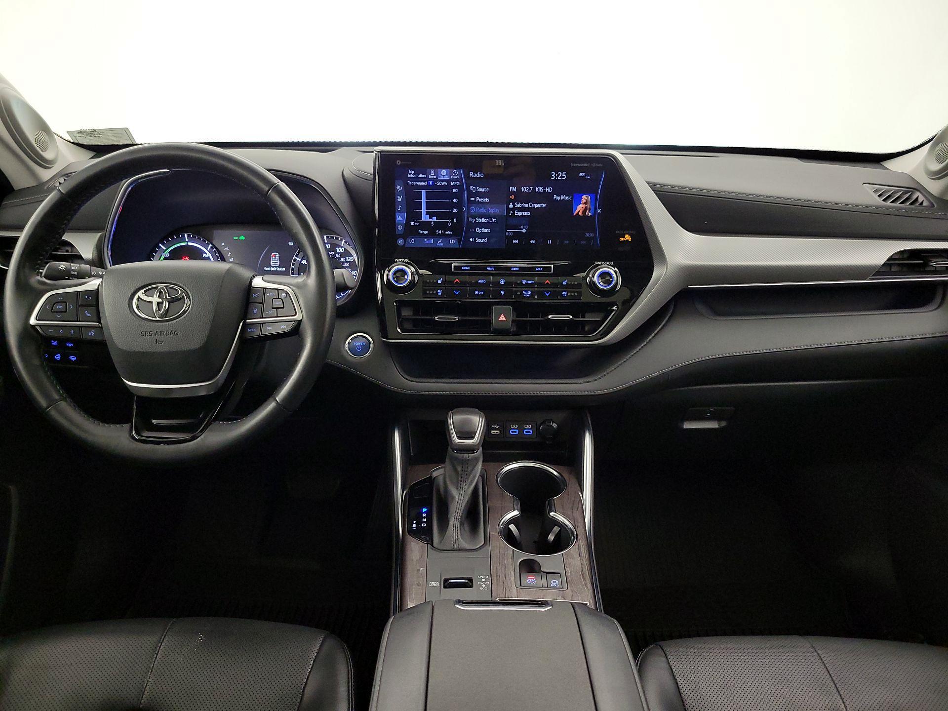 Thumbnail: 2022 Toyota Highlander - 9