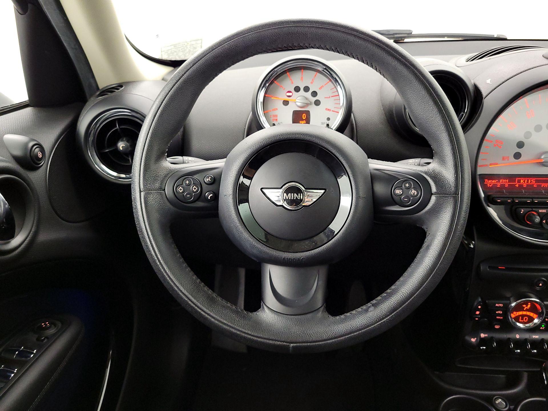 Thumbnail: 2014 MINI Cooper Countryman - 10