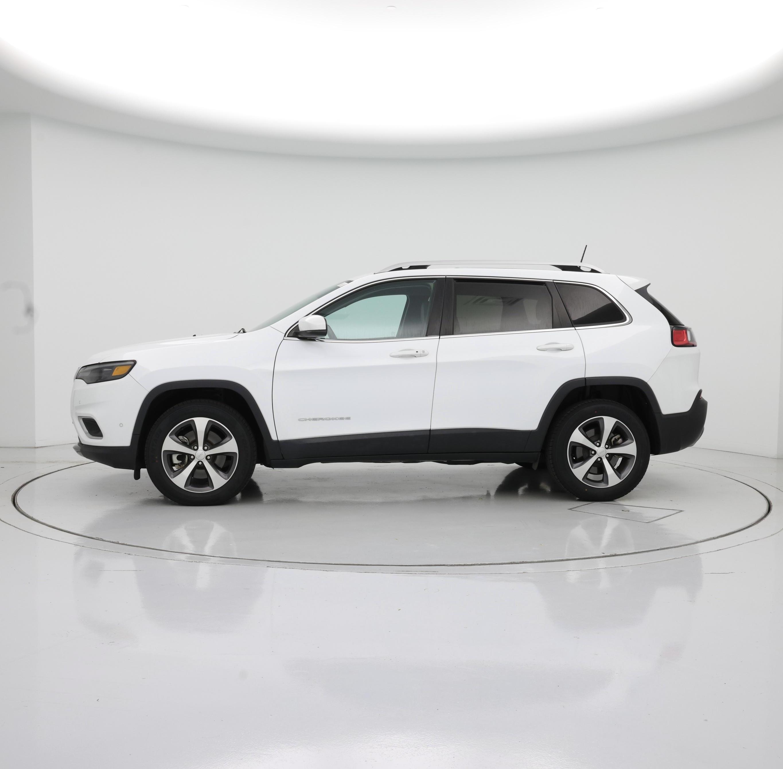 Thumbnail: 2021 Jeep Cherokee - 3