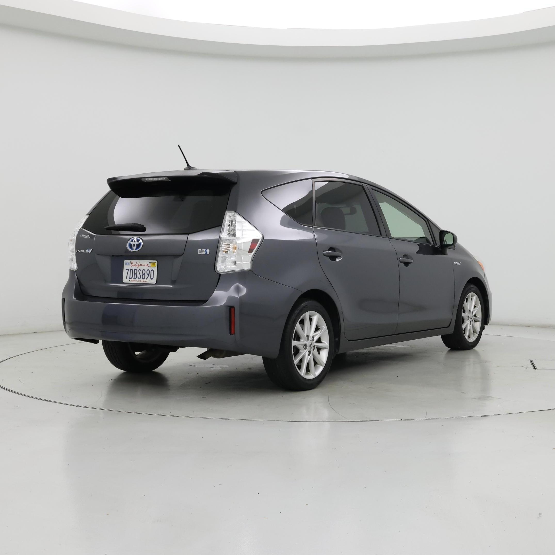 Thumbnail: 2014 Toyota Prius v - 8