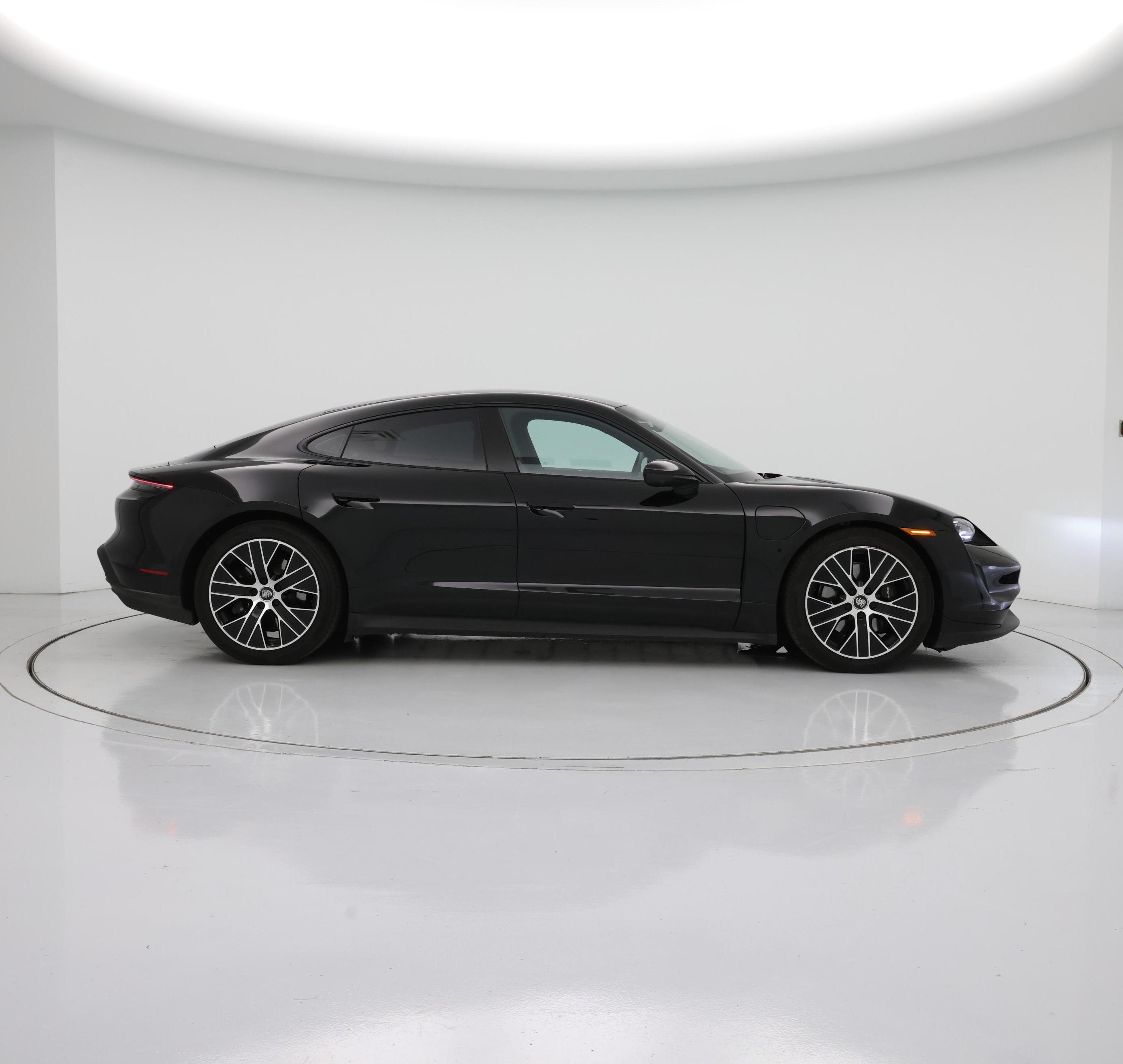 Thumbnail: 2022 Porsche Taycan - 7