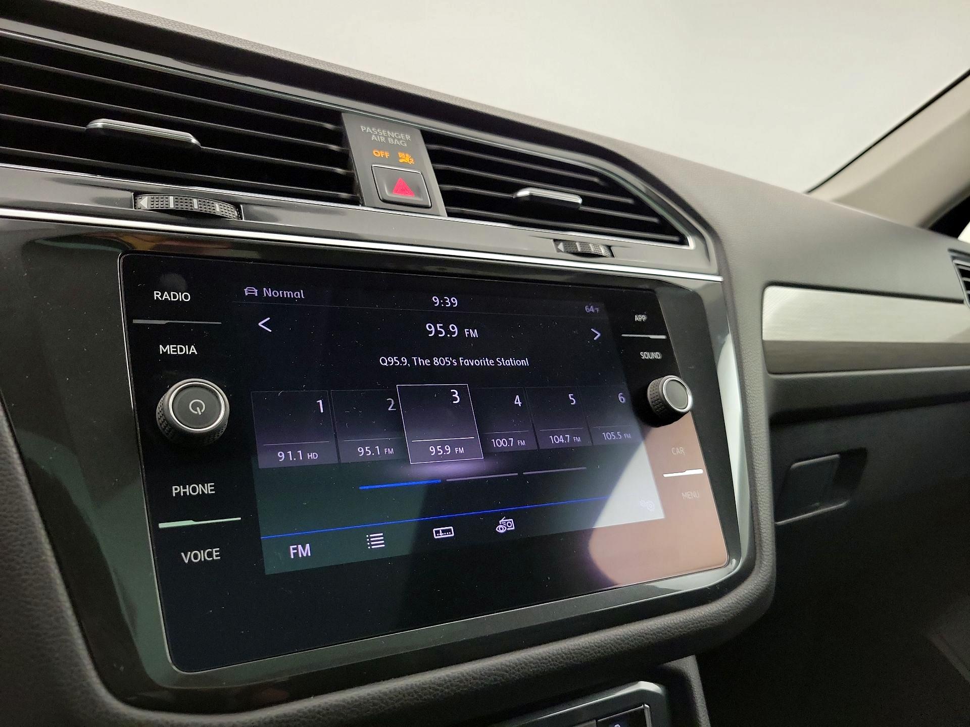 Thumbnail: 2018 Volkswagen Tiguan - 15