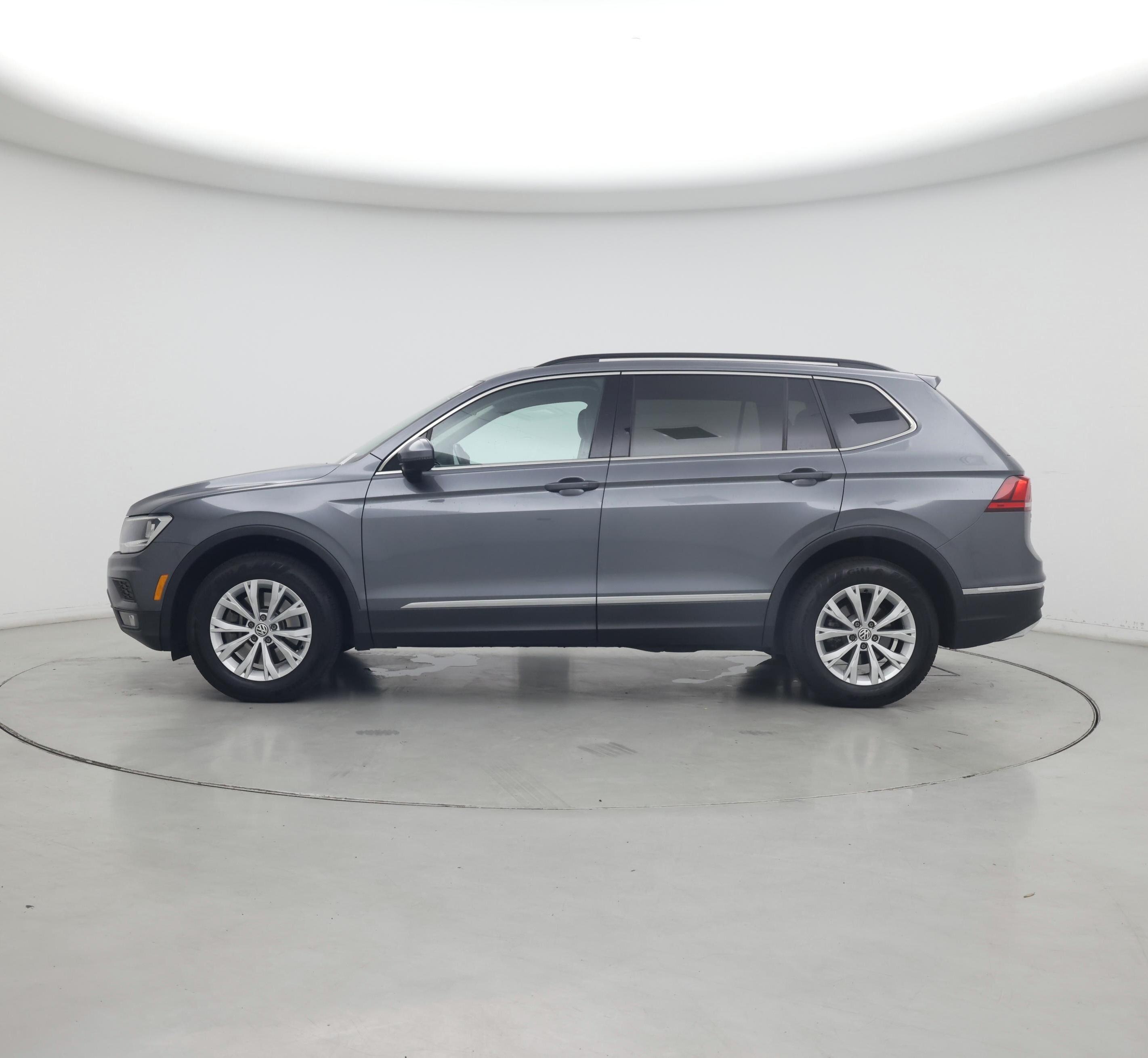 Thumbnail: 2018 Volkswagen Tiguan - 3