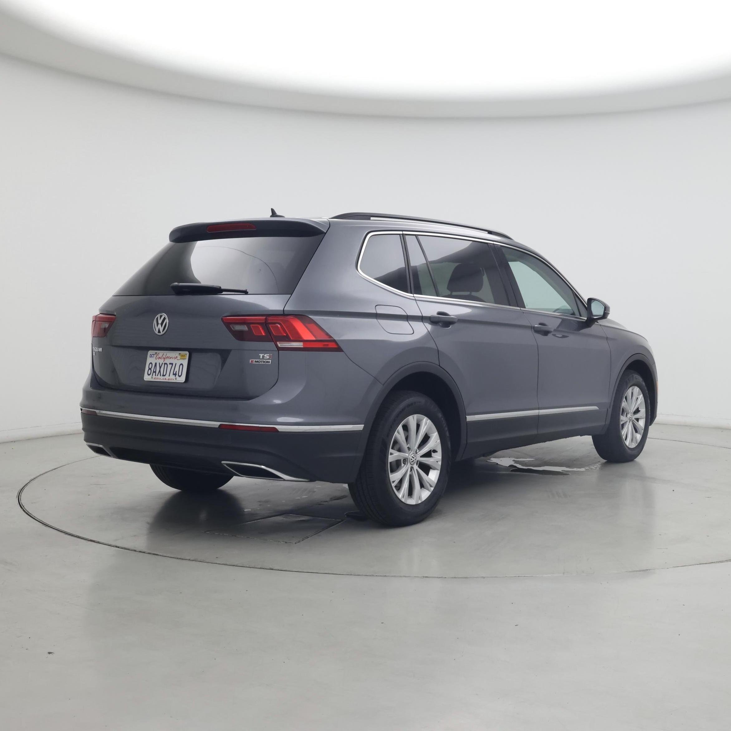 Thumbnail: 2018 Volkswagen Tiguan - 8